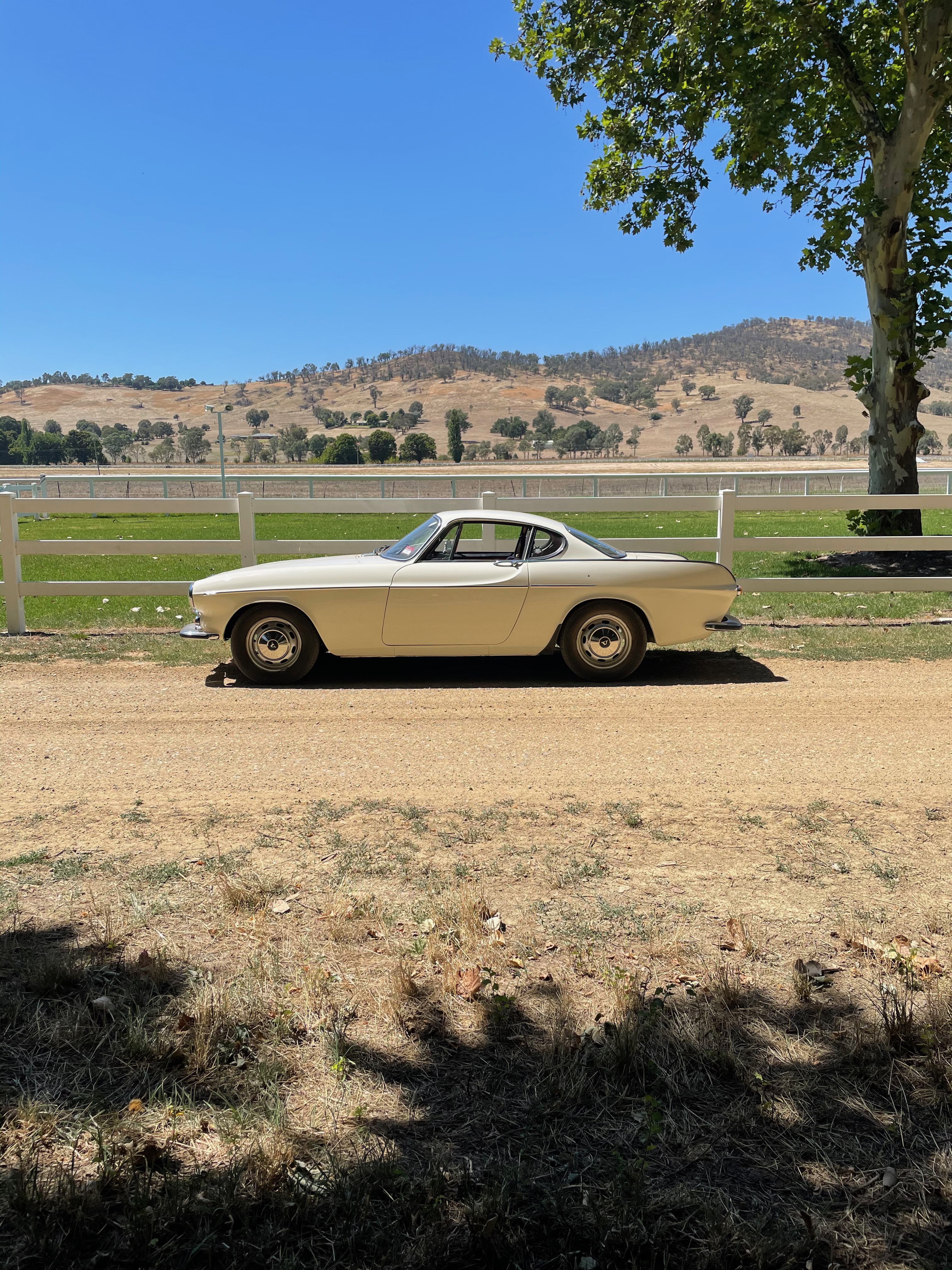 1969 VOLVO P 1800 S 4 SP MANUAL 2D COUPE