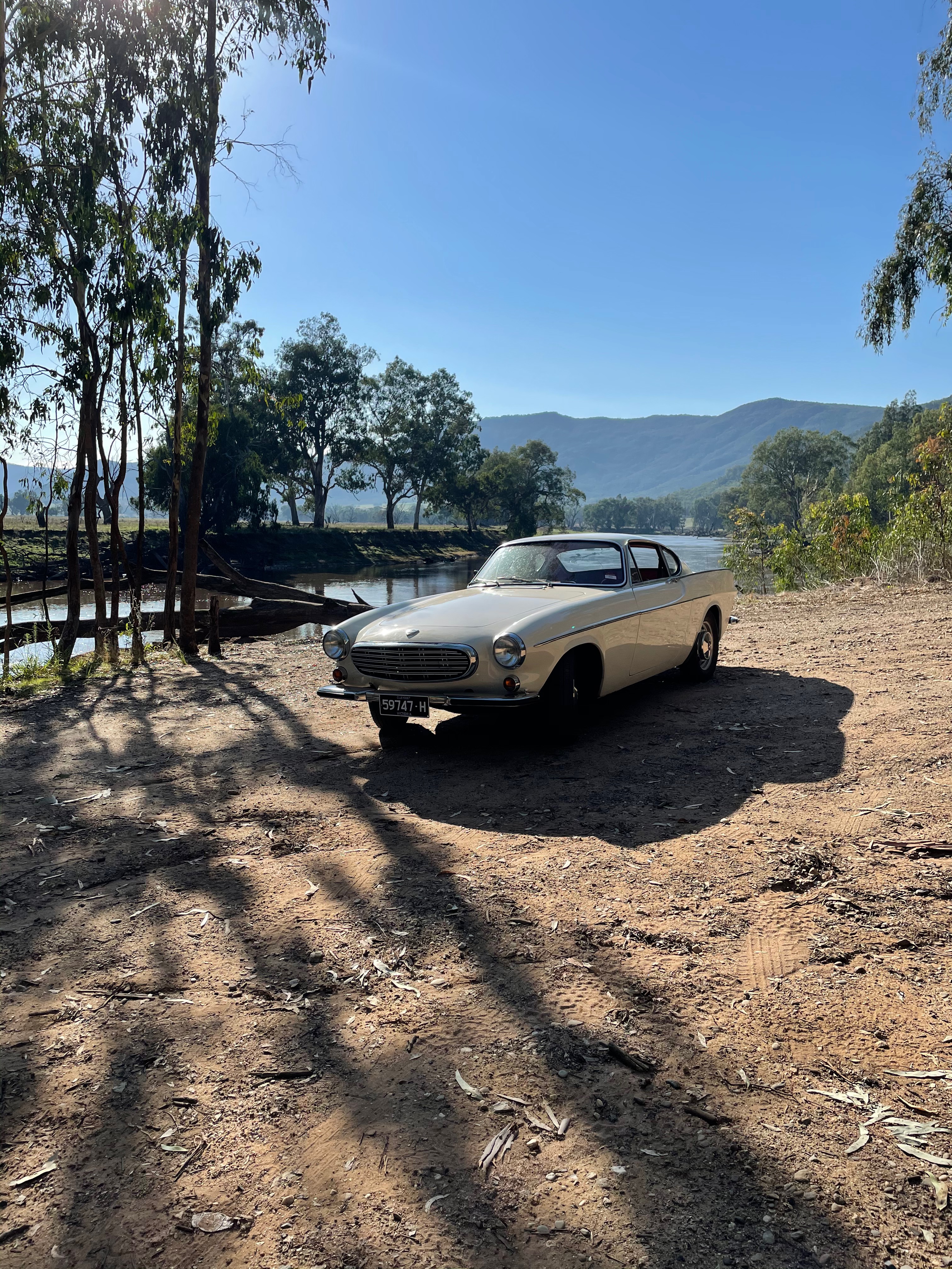 1969 VOLVO P 1800 S 4 SP MANUAL 2D COUPE