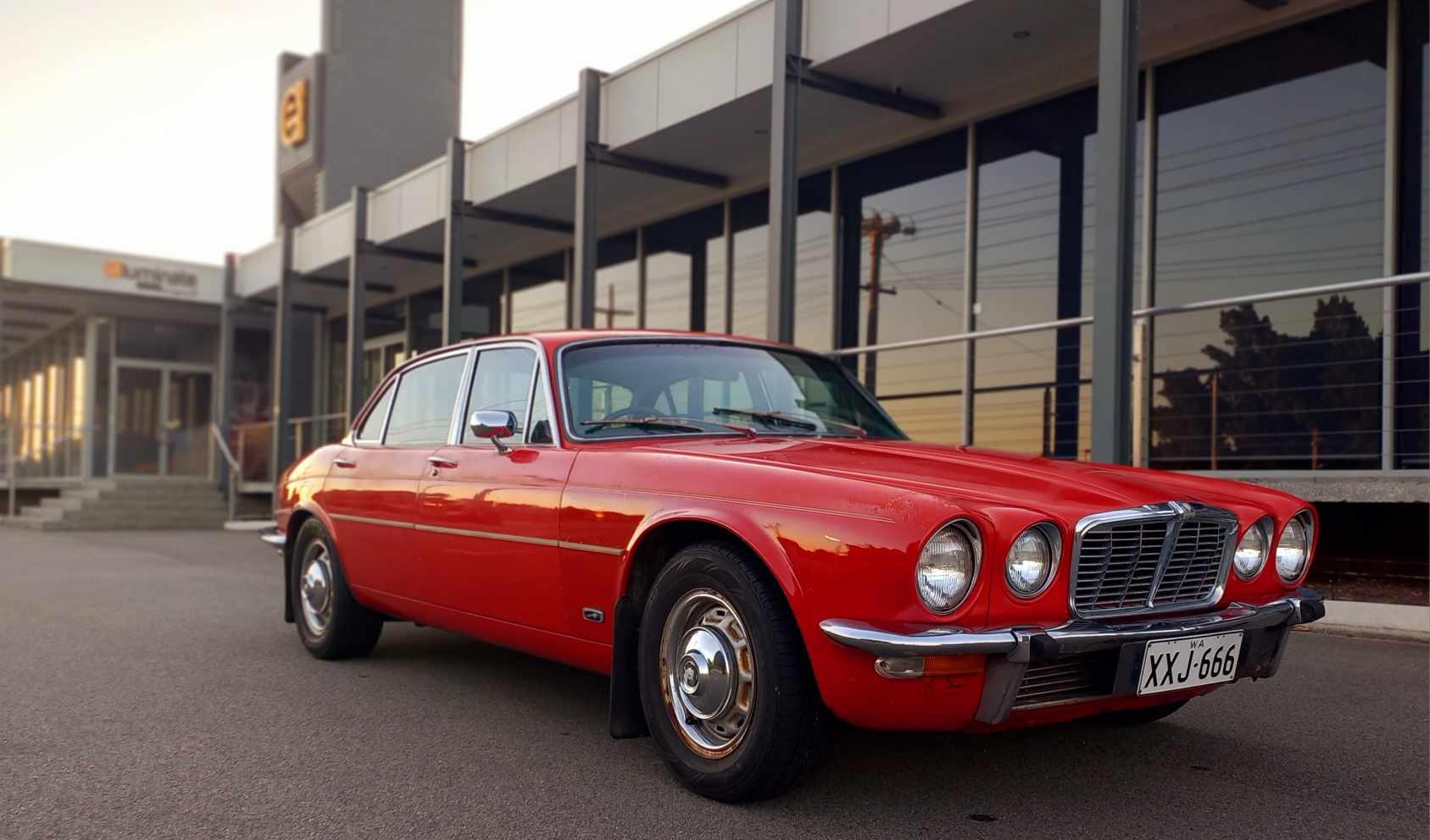 1977 JAGUAR XJ6 SERIES II 4D SEDAN