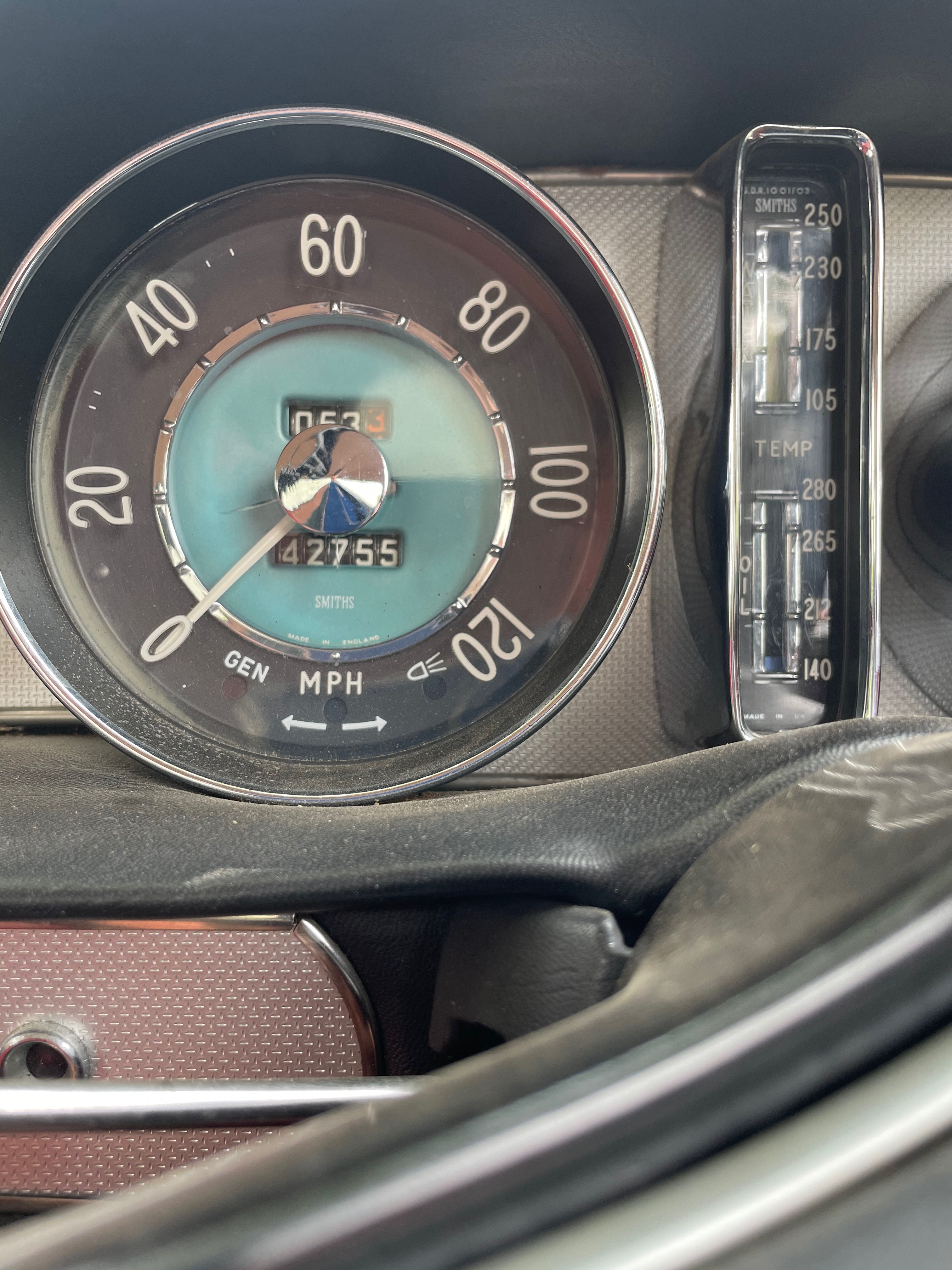 1969 VOLVO P 1800 S 4 SP MANUAL 2D COUPE
