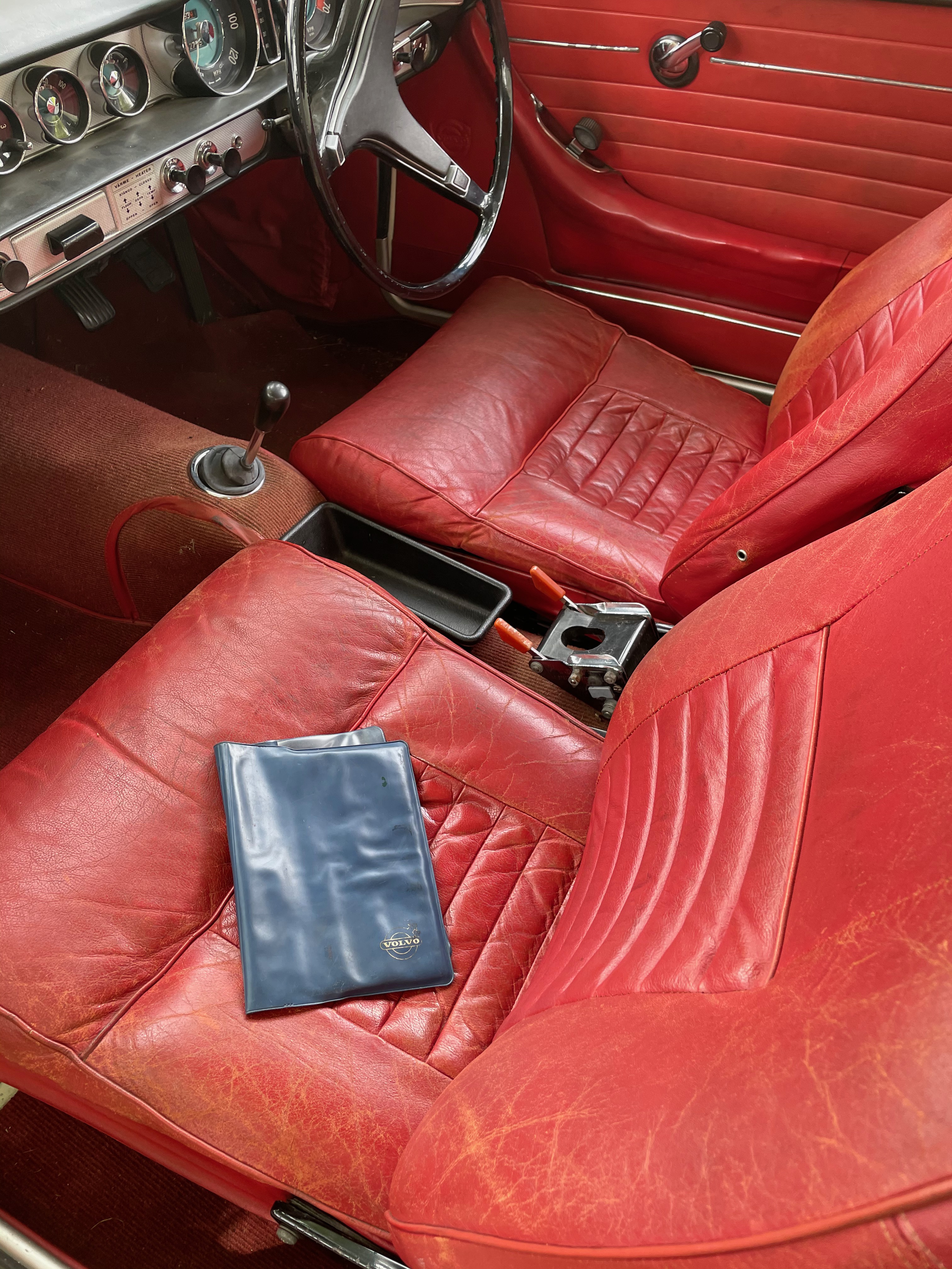 1969 VOLVO P 1800 S 4 SP MANUAL 2D COUPE