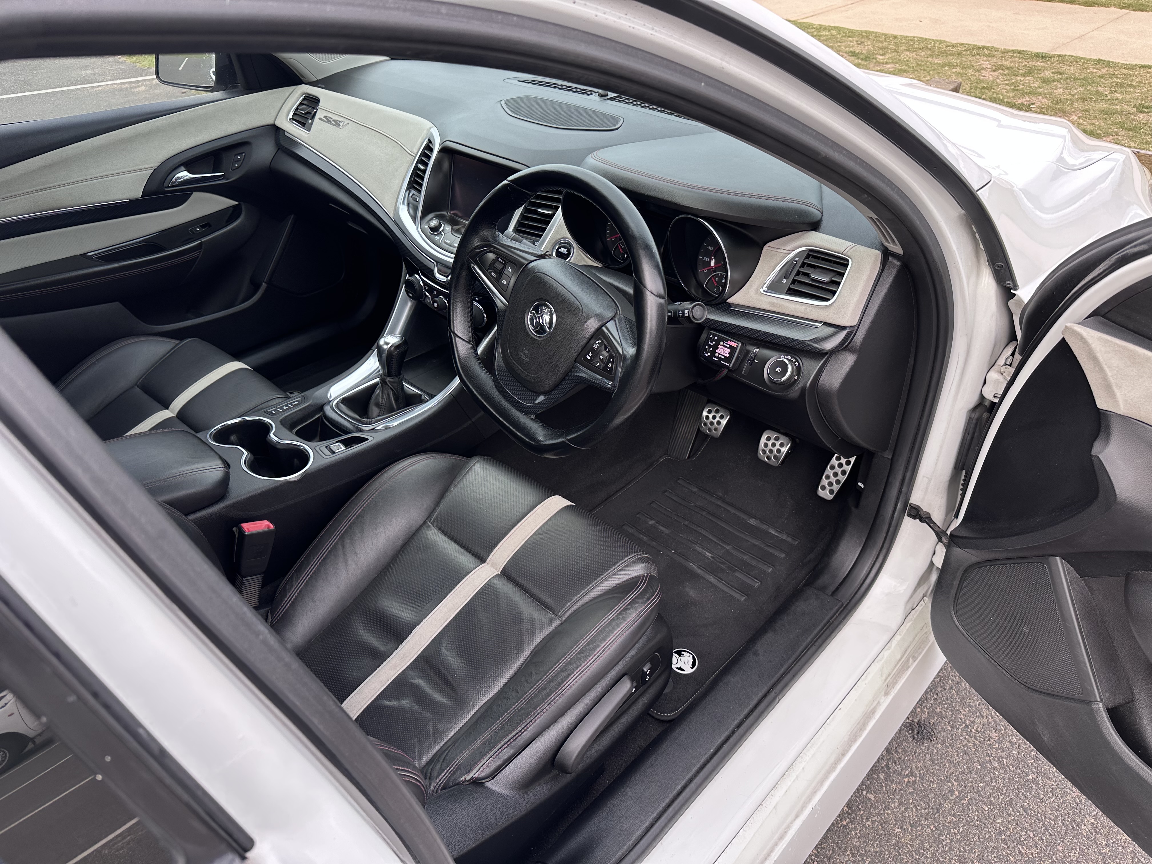 2014 HOLDEN UTE VF MY15 SS-V REDLINE 6 SP MANUAL UTILITY 