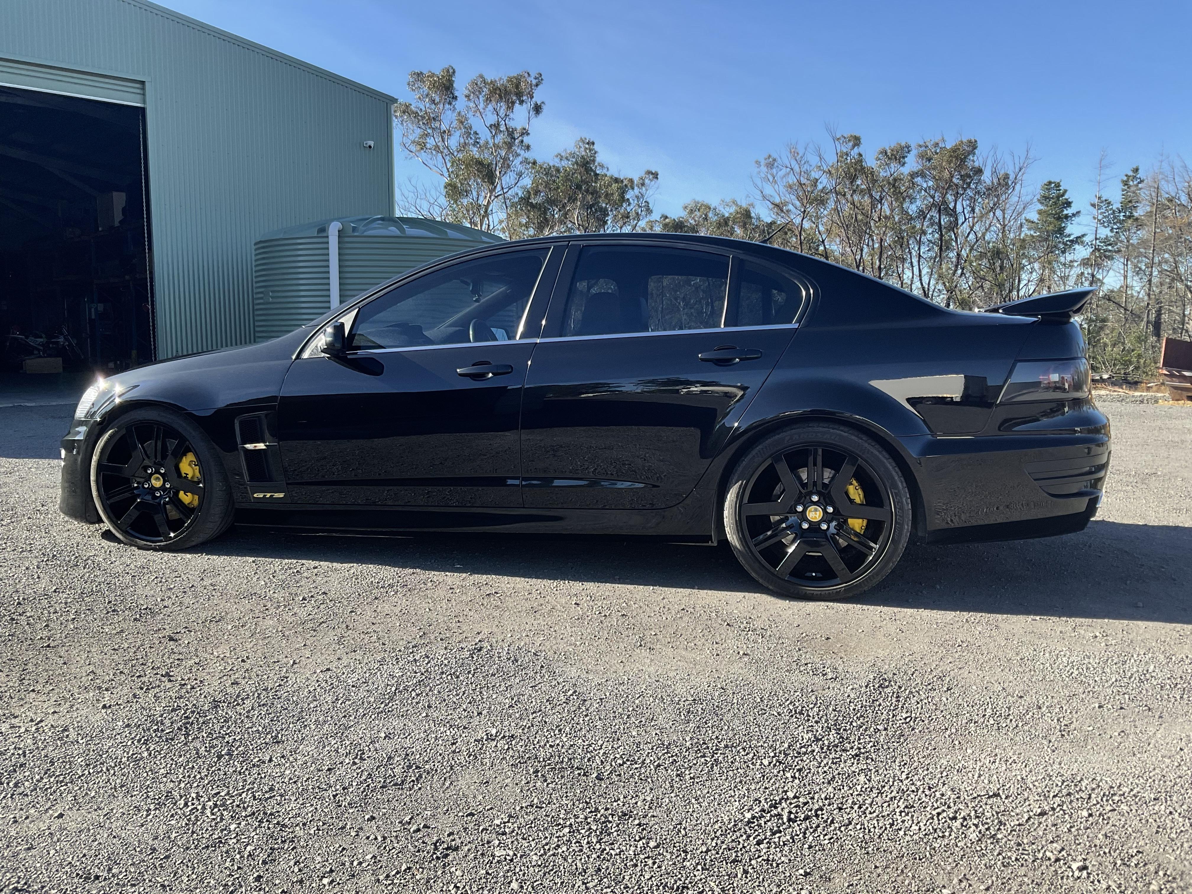 2012 HSV GTS E3 MY12 6 SP MANUAL 4D SEDAN