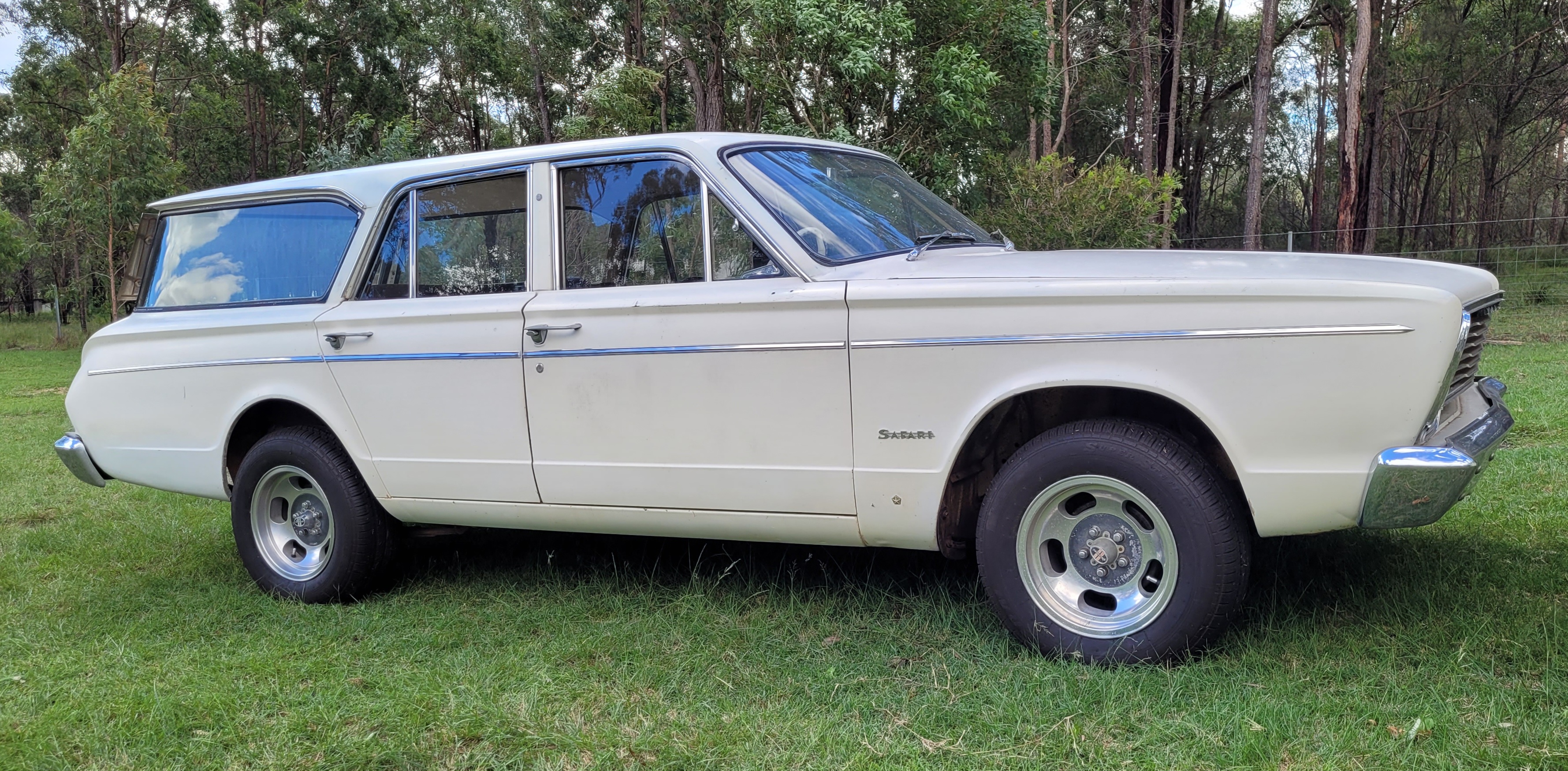 1967 VALIANT SAFARI VC STATION WAGON