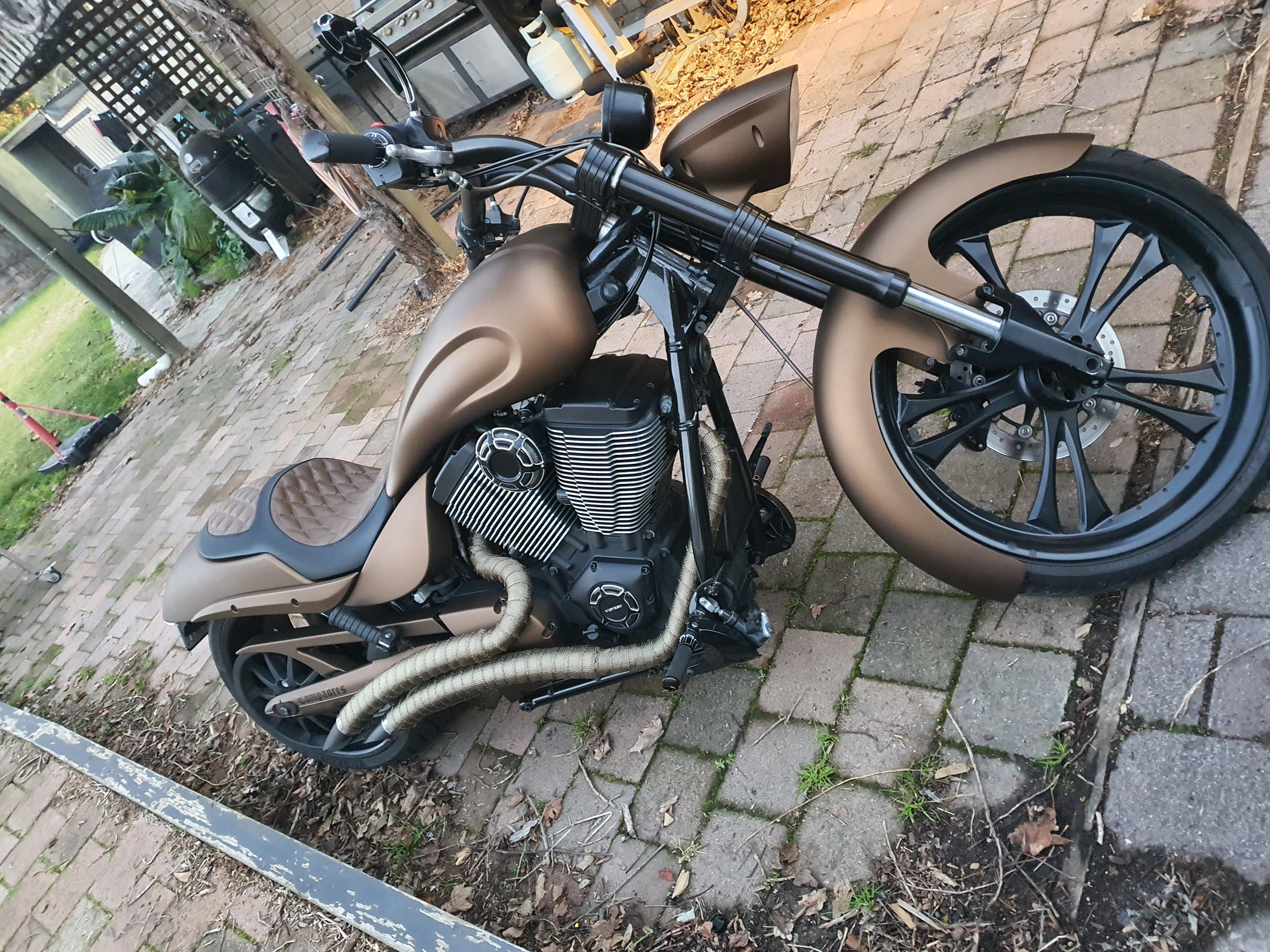 2013 VICTORY HAMMER 8-BALL 2000CC CRUISER