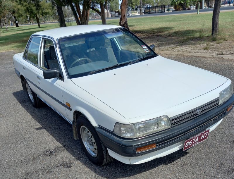1992 TOYOTA CAMRY SEDAN