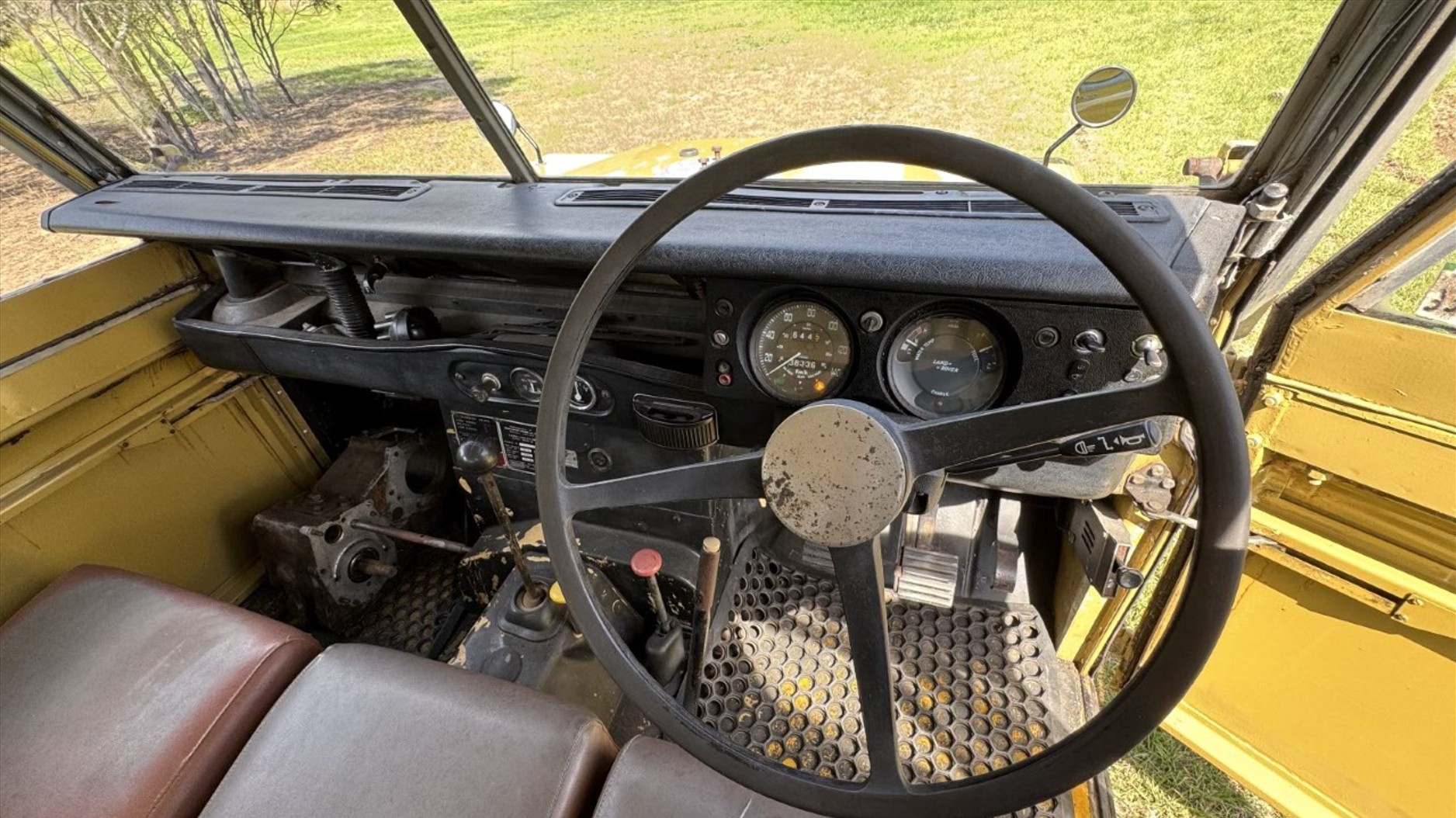 1974 LAND ROVER SERIES III 4 SP MANUAL HARDTOP