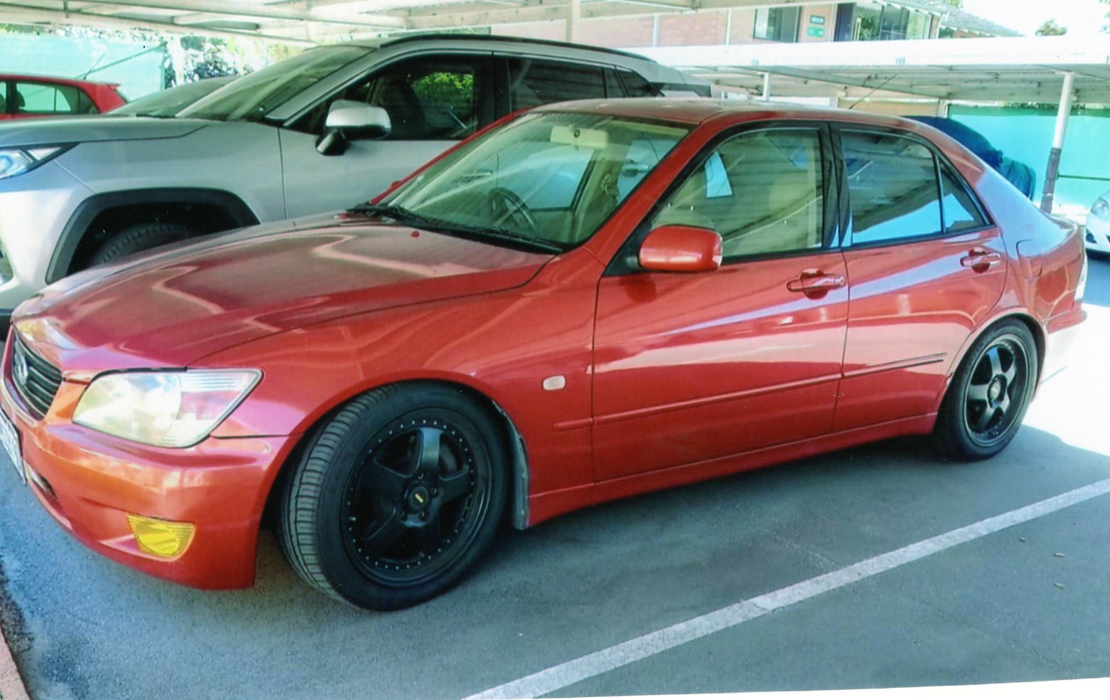 2001 LEXUS IS200 SEDAN