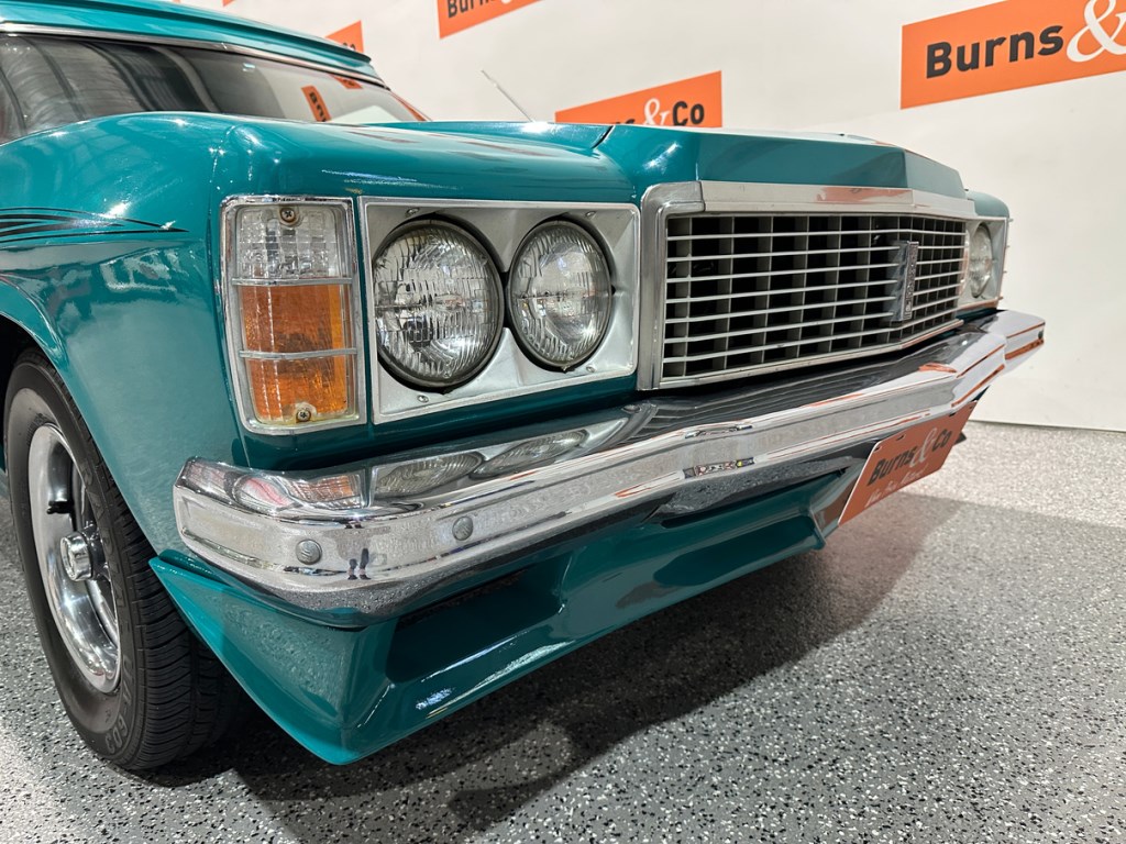 1976 HOLDEN SANDMAN HJ V8 PANELVAN