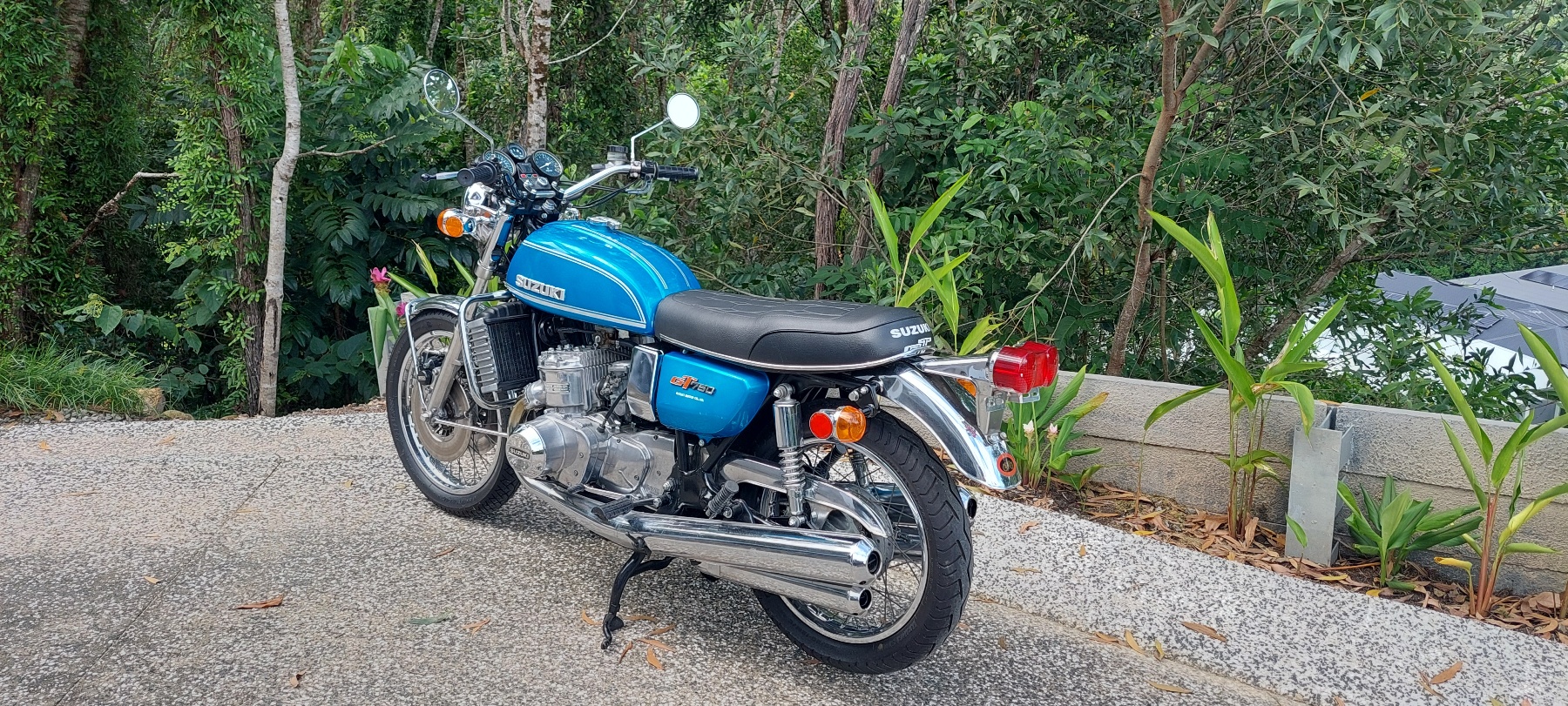 1975 SUZUKI GT750 M ROAD