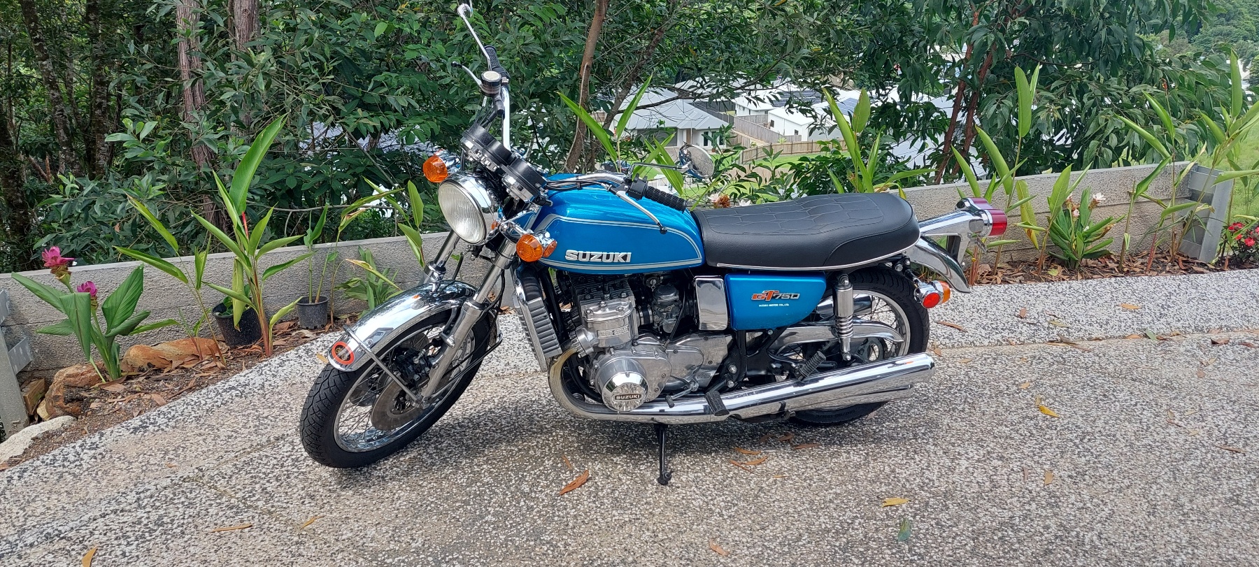 1975 SUZUKI GT750 M ROAD