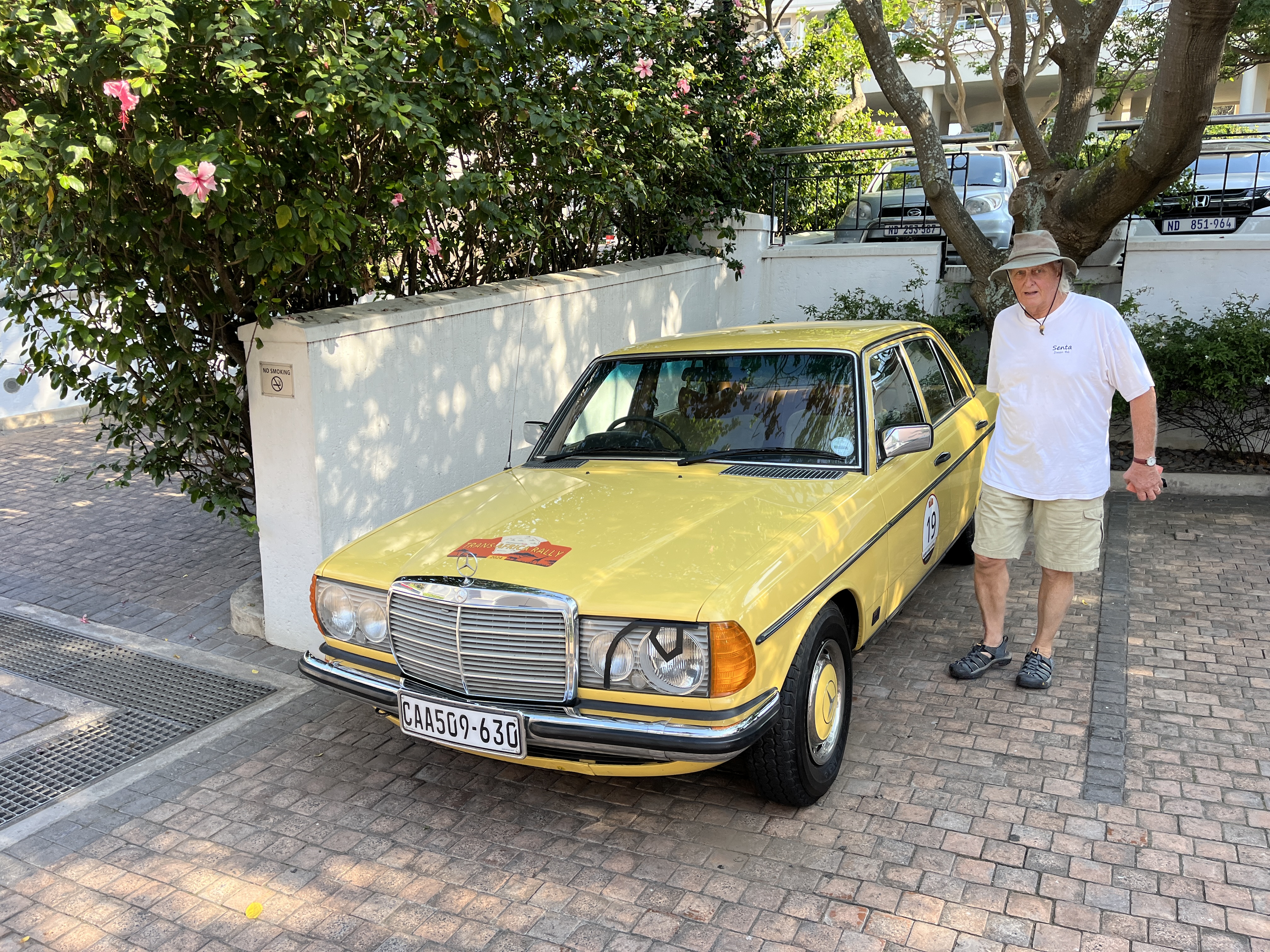 1979 MERCEDES-BENZ 230 W123 SEDAN
