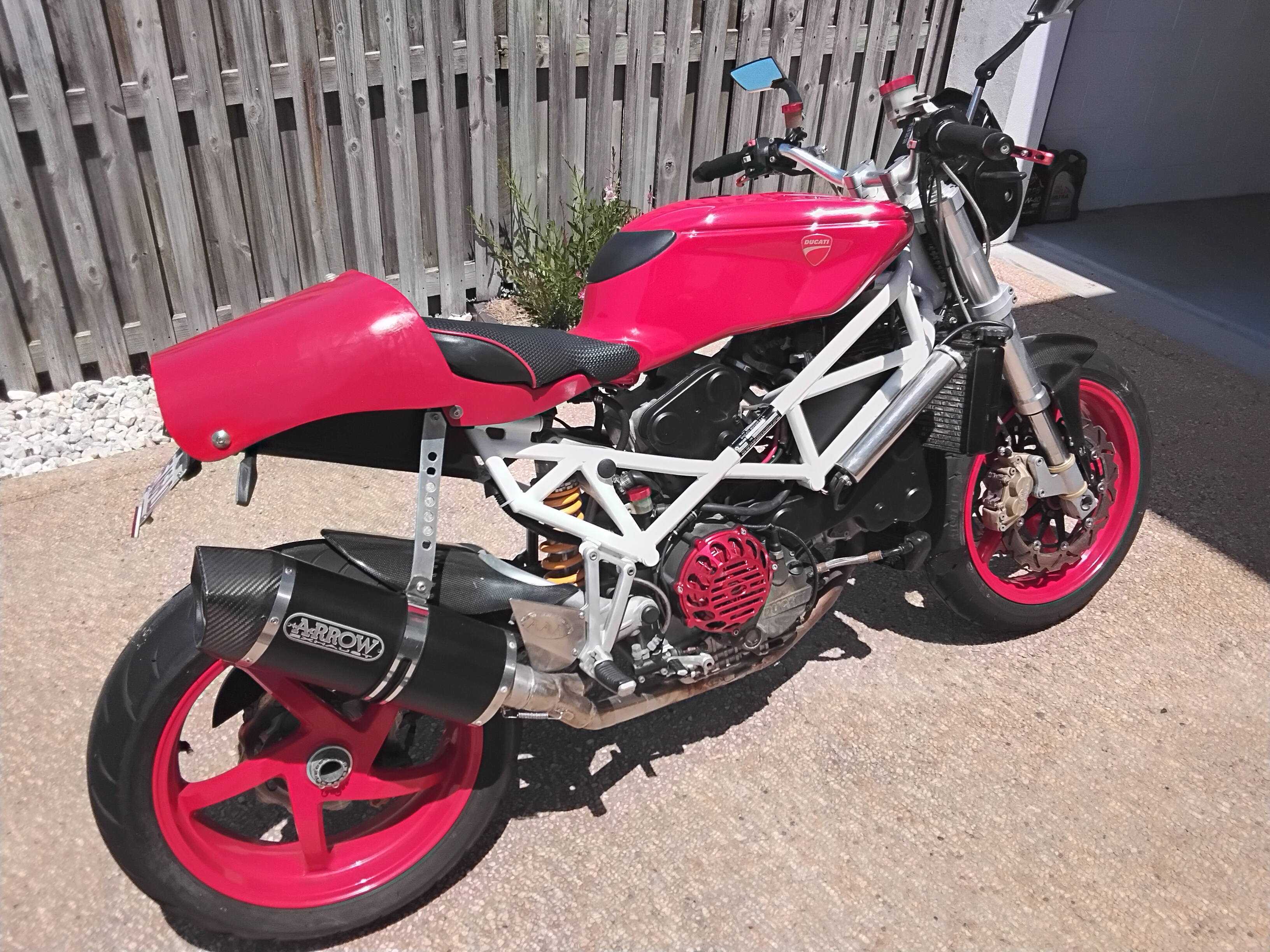 2000 DUCATI STREETFIGHTER 916 CUSTOM SPORTS