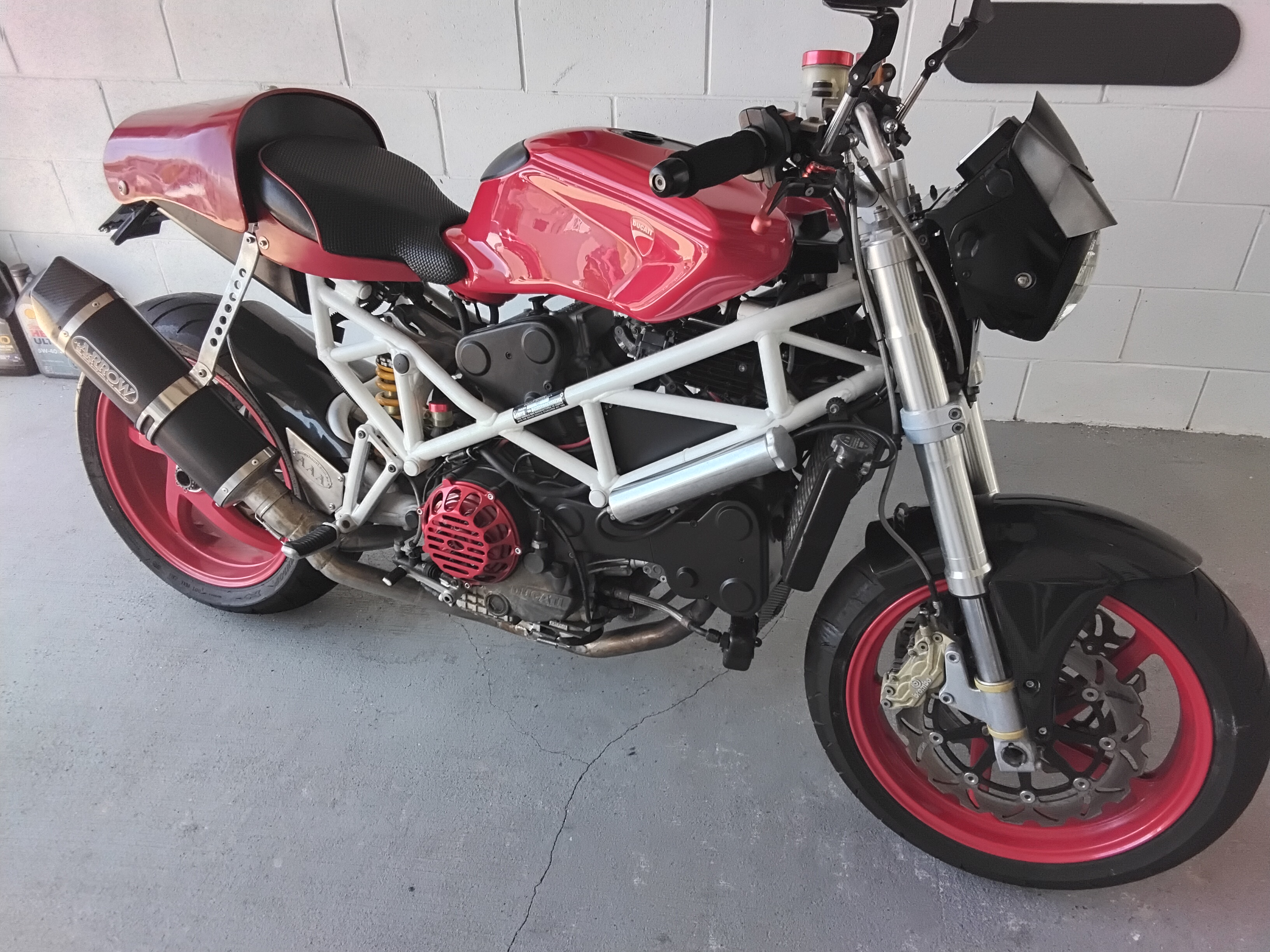 2000 DUCATI STREETFIGHTER 916 CUSTOM SPORTS