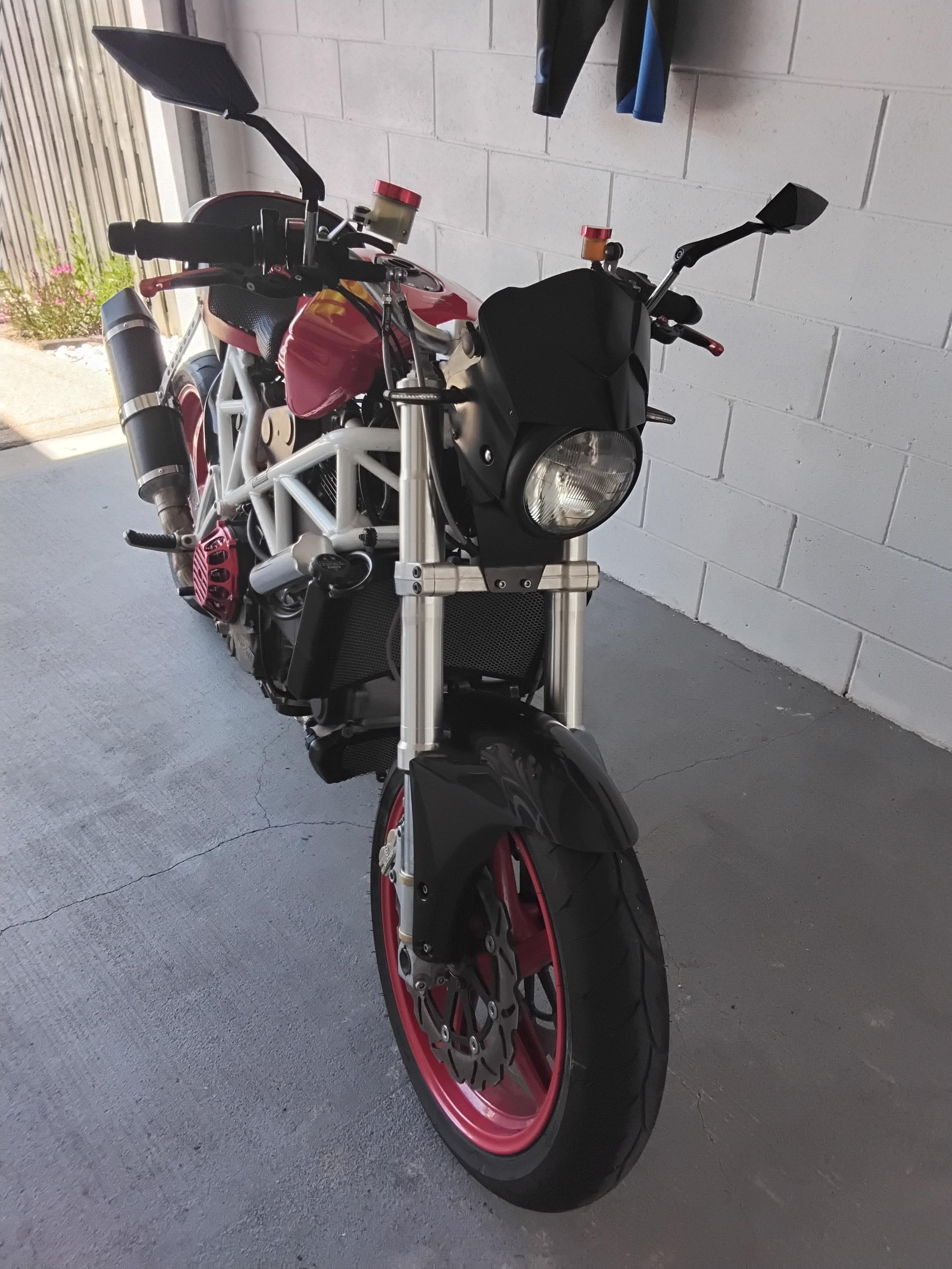 2000 DUCATI STREETFIGHTER 916 CUSTOM SPORTS