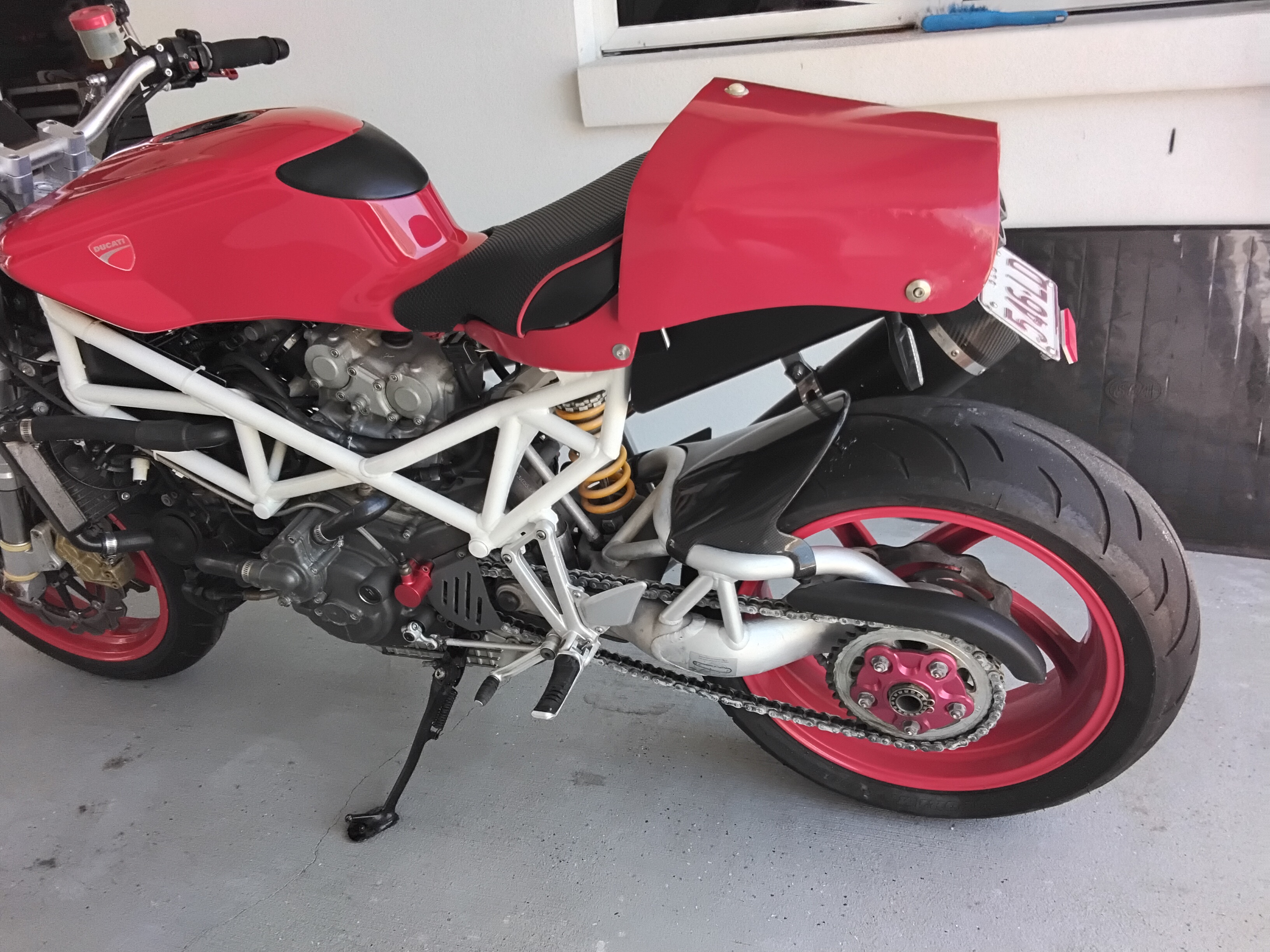 2000 DUCATI STREETFIGHTER 916 CUSTOM SPORTS