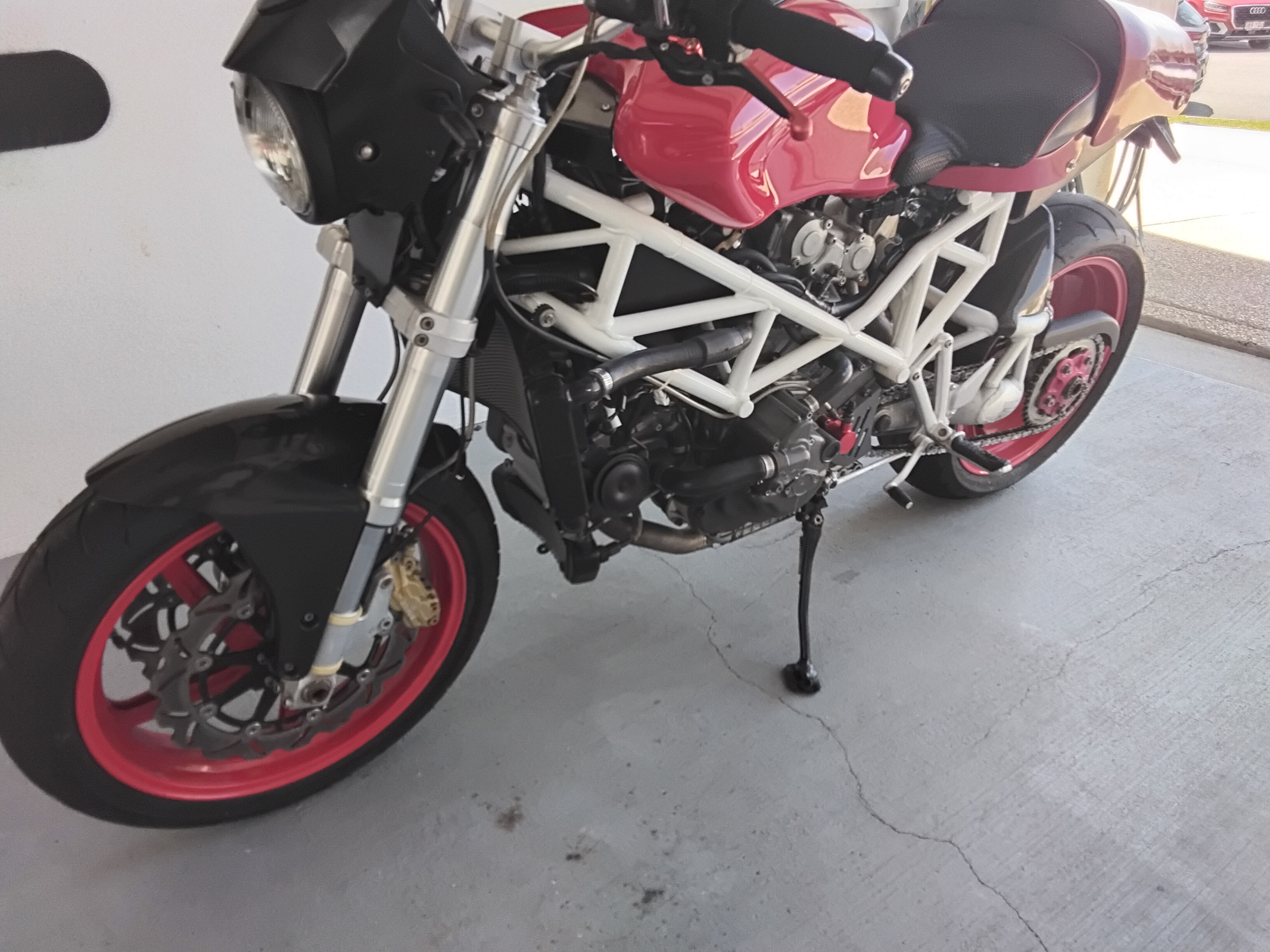2000 DUCATI STREETFIGHTER 916 CUSTOM SPORTS