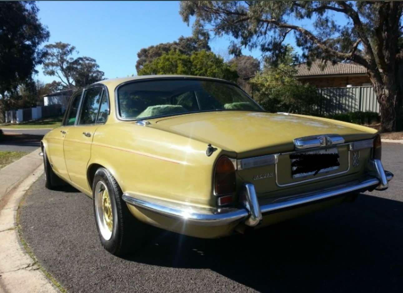 1975 JAGUAR XJ6 SERIES II L 4.2 3 SP AUTOMATIC 4D SEDAN
