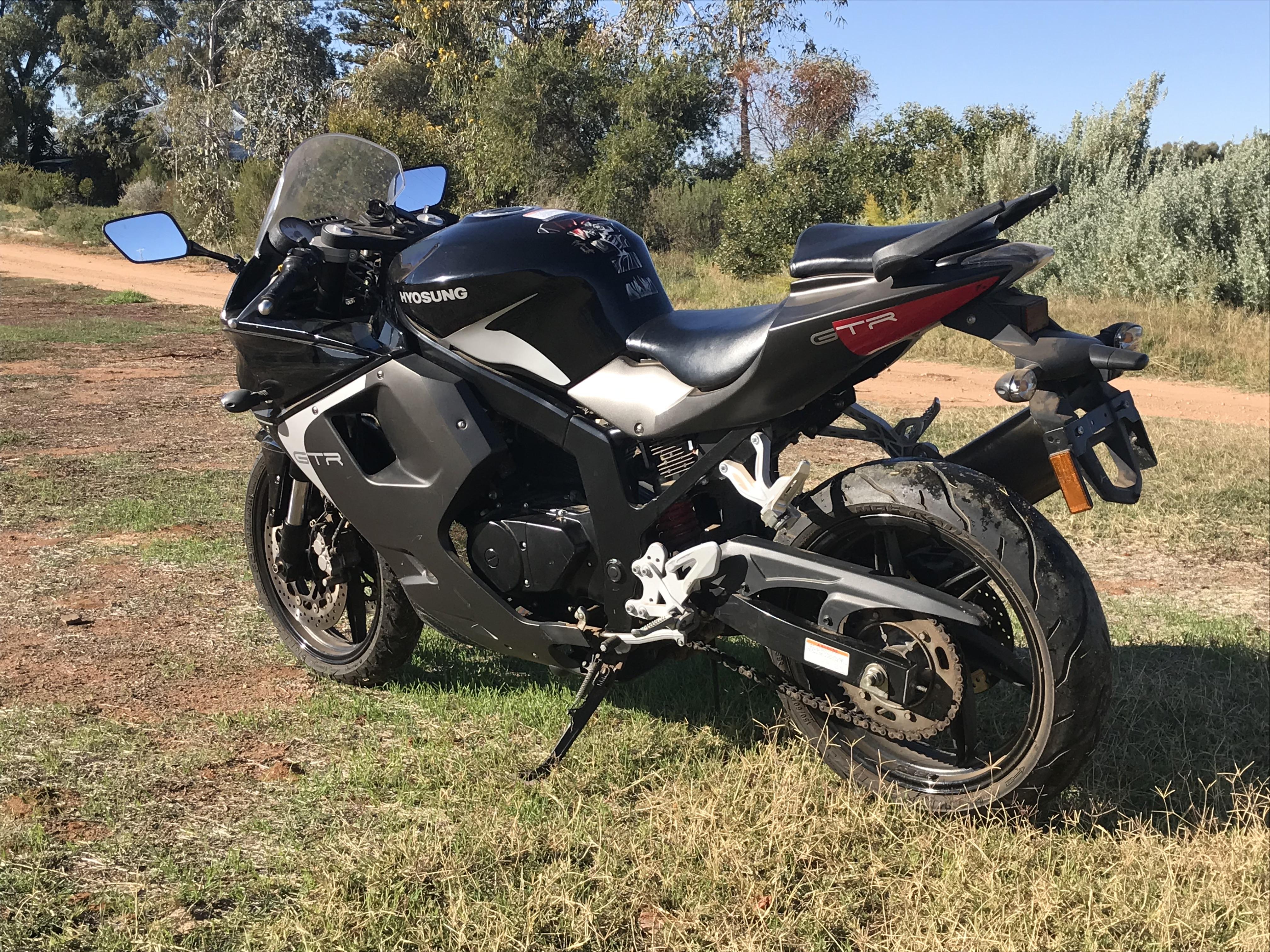 2014 HYOSUNG GT250R ROAD