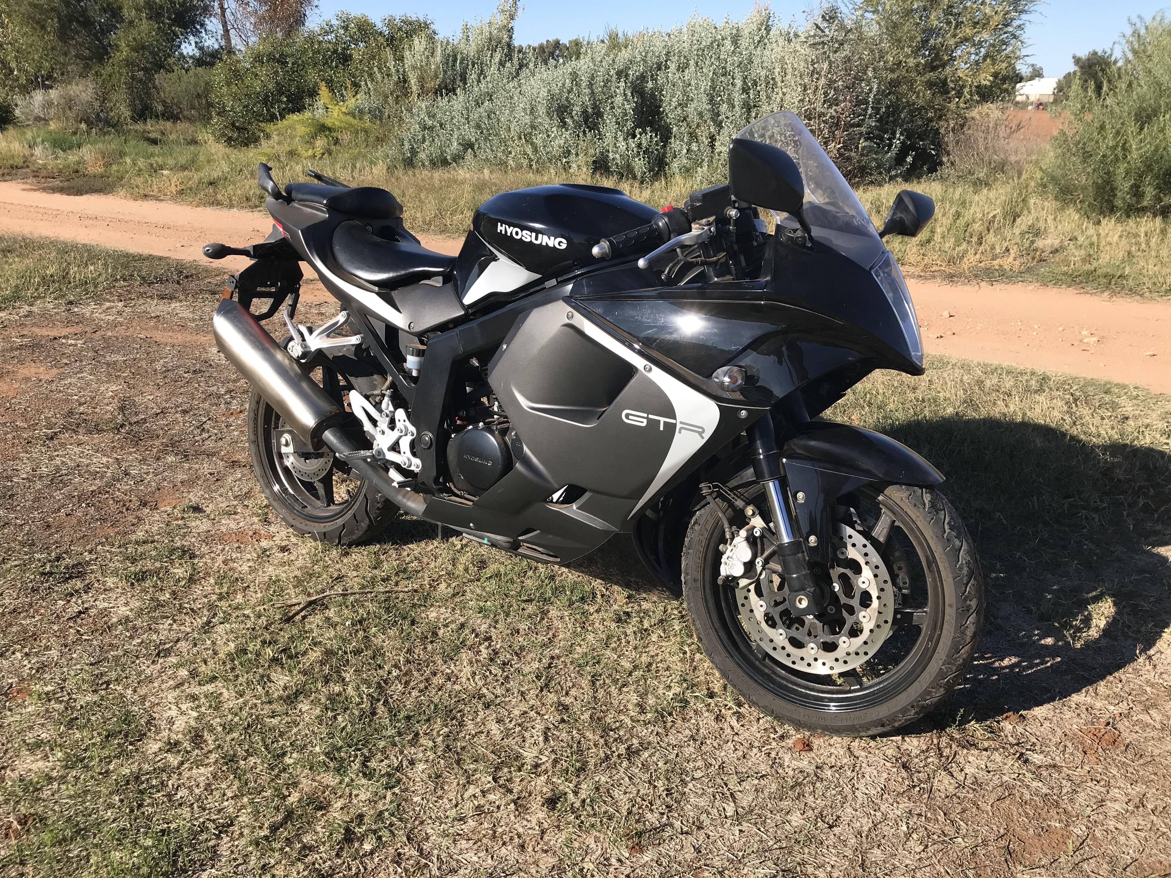 2014 HYOSUNG GT250R ROAD