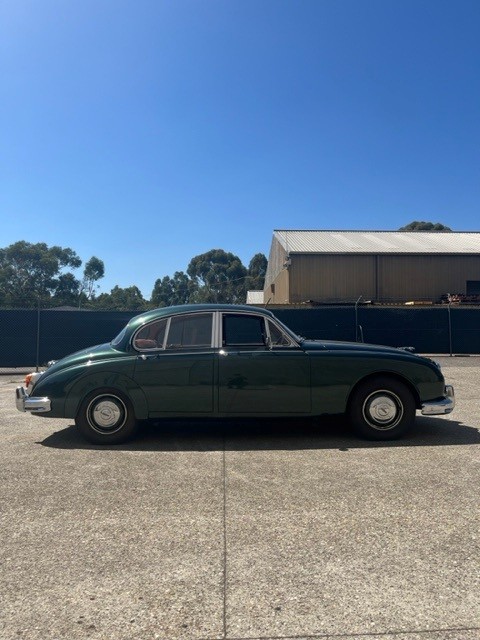 1962 JAGUAR MK II 3.4 AUTOMATIC SEDAN 
