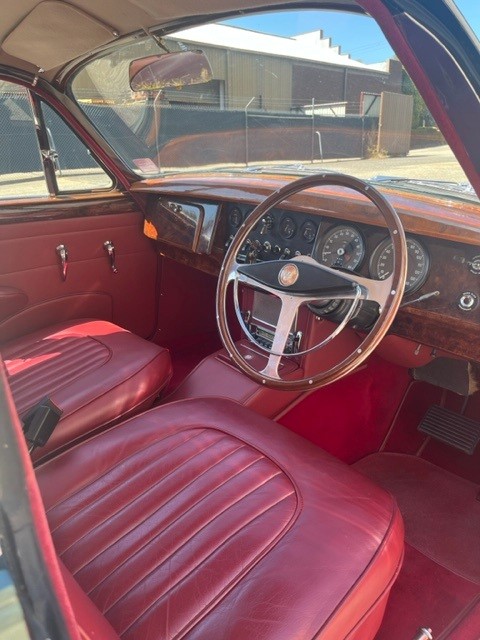 1962 JAGUAR MK II 3.4 SEDAN 