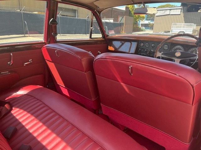 1962 JAGUAR MK II 3.4 SEDAN 