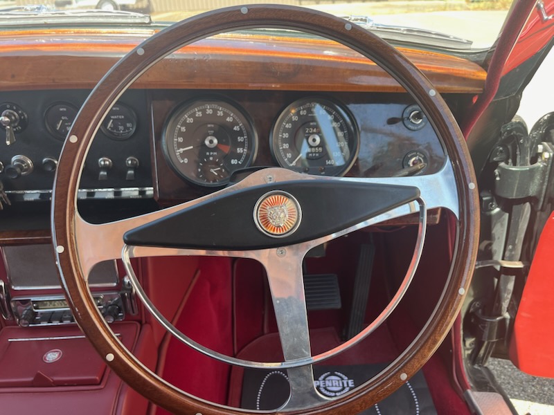 1962 JAGUAR MK II 3.4 SEDAN 