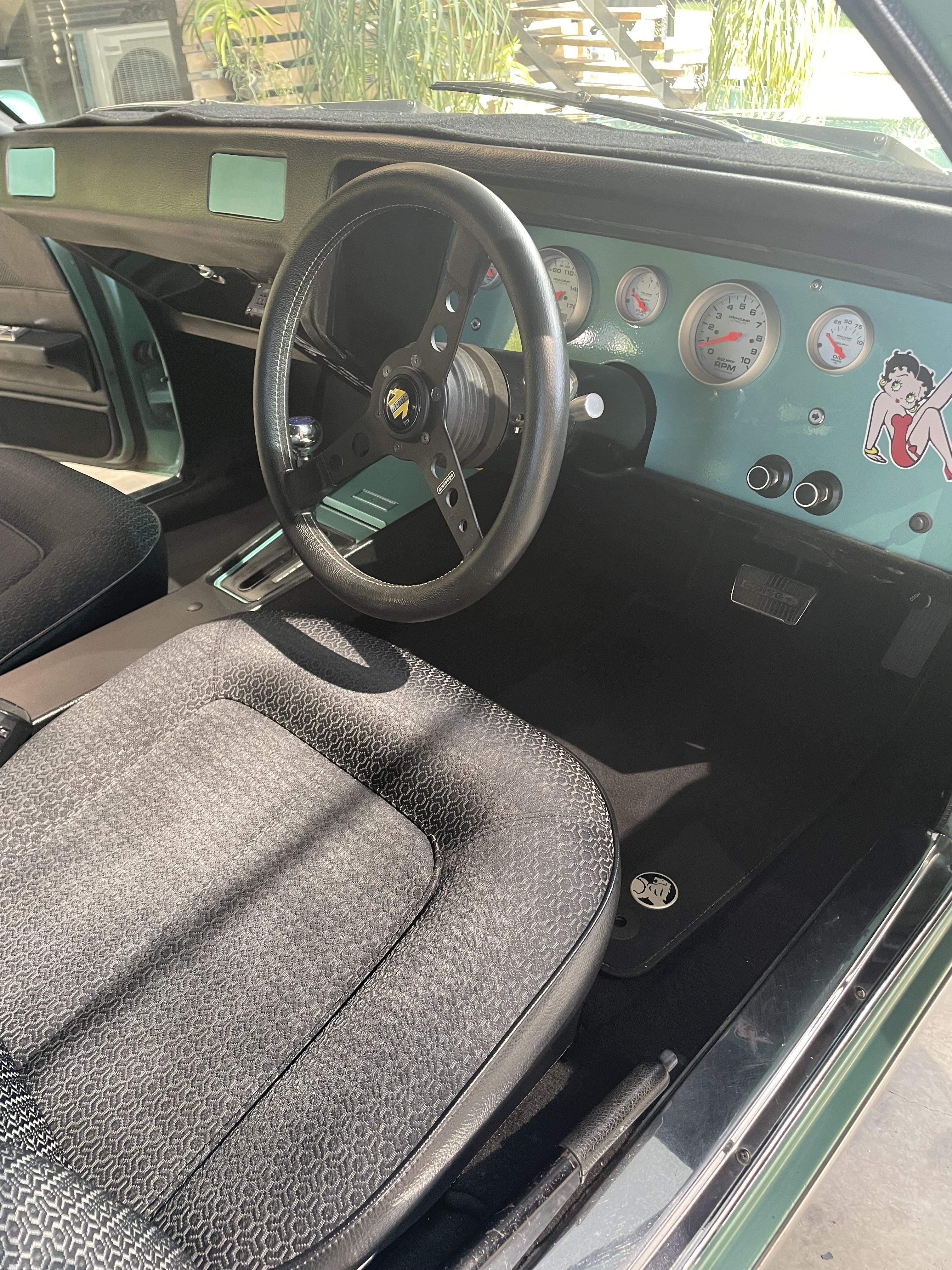 1971 HOLDEN STATESMAN DEVILLE HQ SEDAN