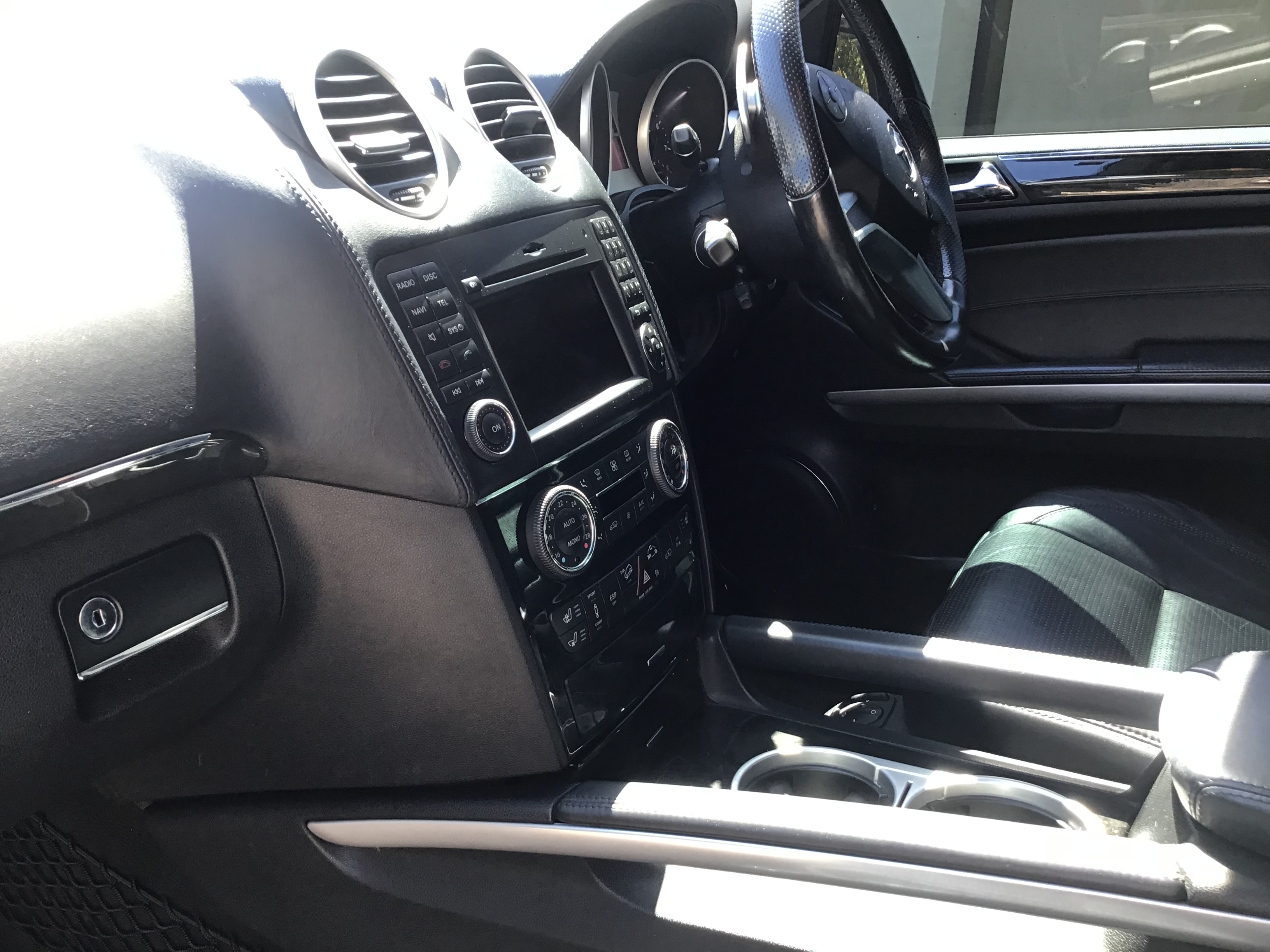 2010 MERCEDES-BENZ ML63 4X4 SUV V8 WAGON