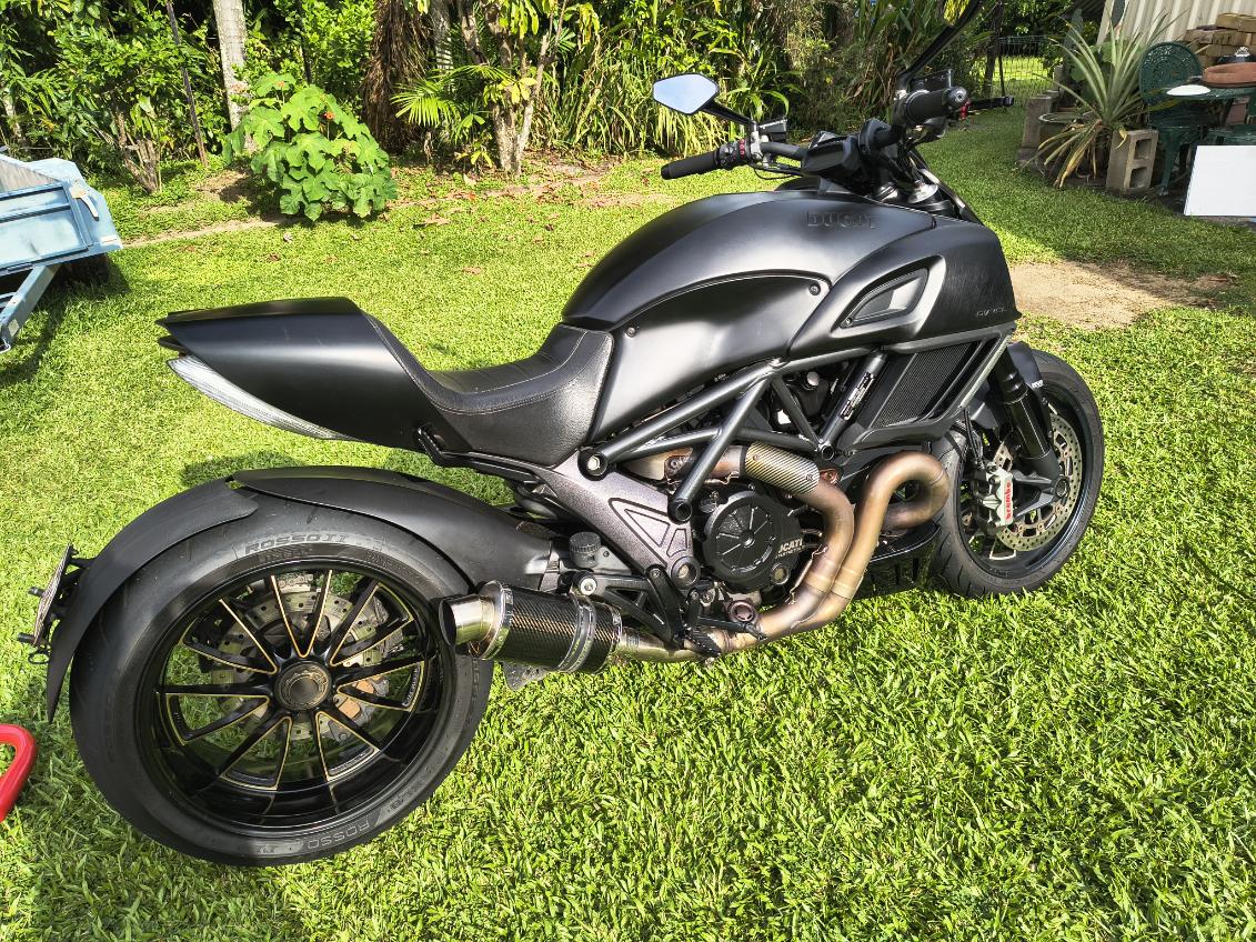 2015 DUCATI DIAVEL STRADA CRUISER
