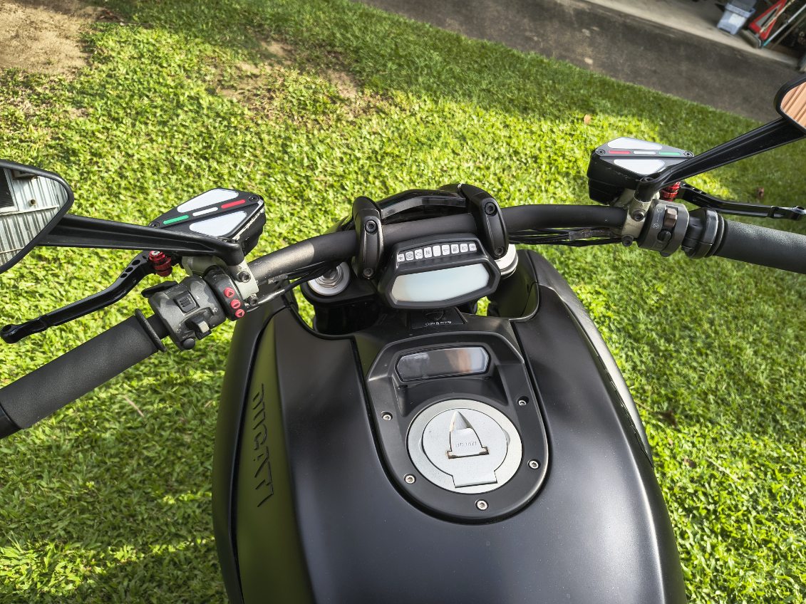 2015 DUCATI DIAVEL STRADA CRUISER