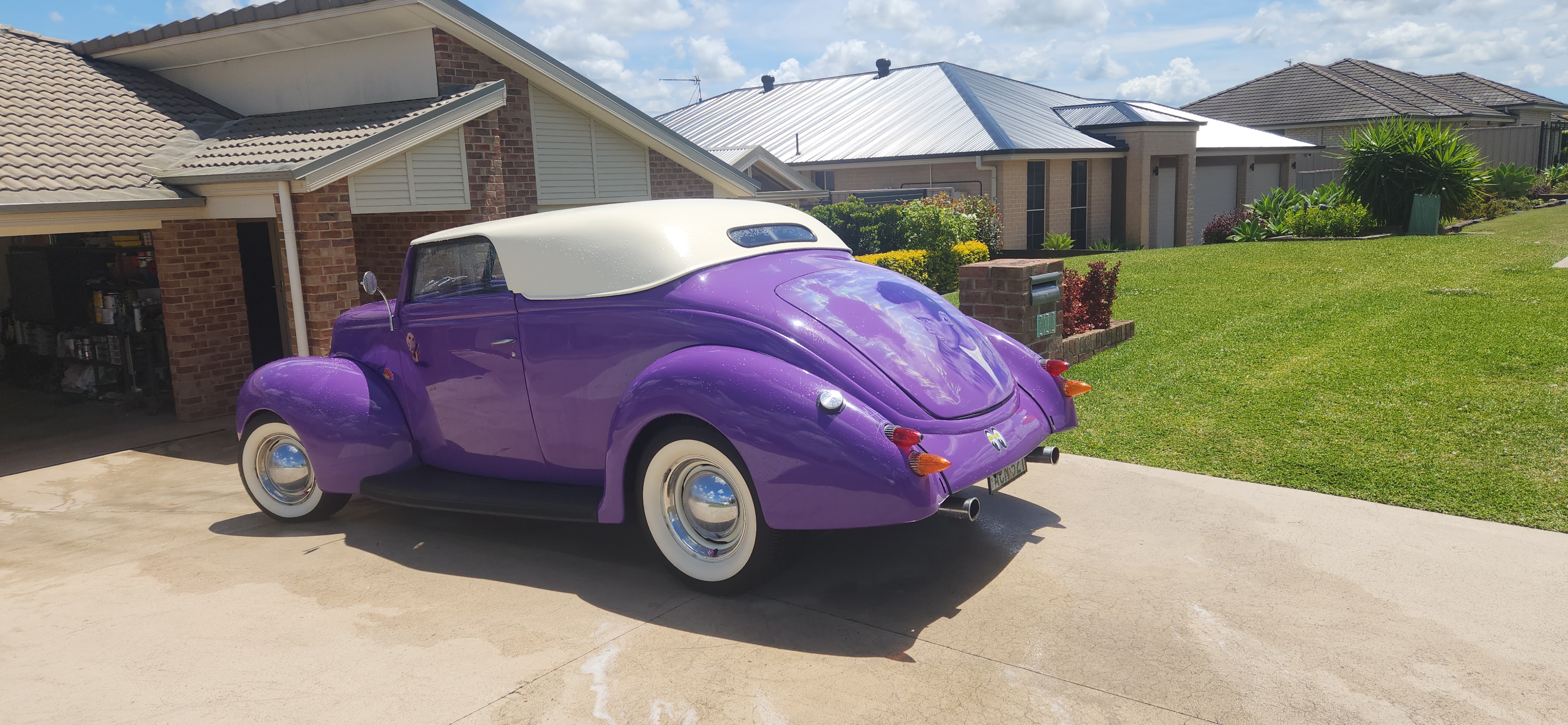 1939 FORD DELUXE AUTOMATIC CONVERTIBLE