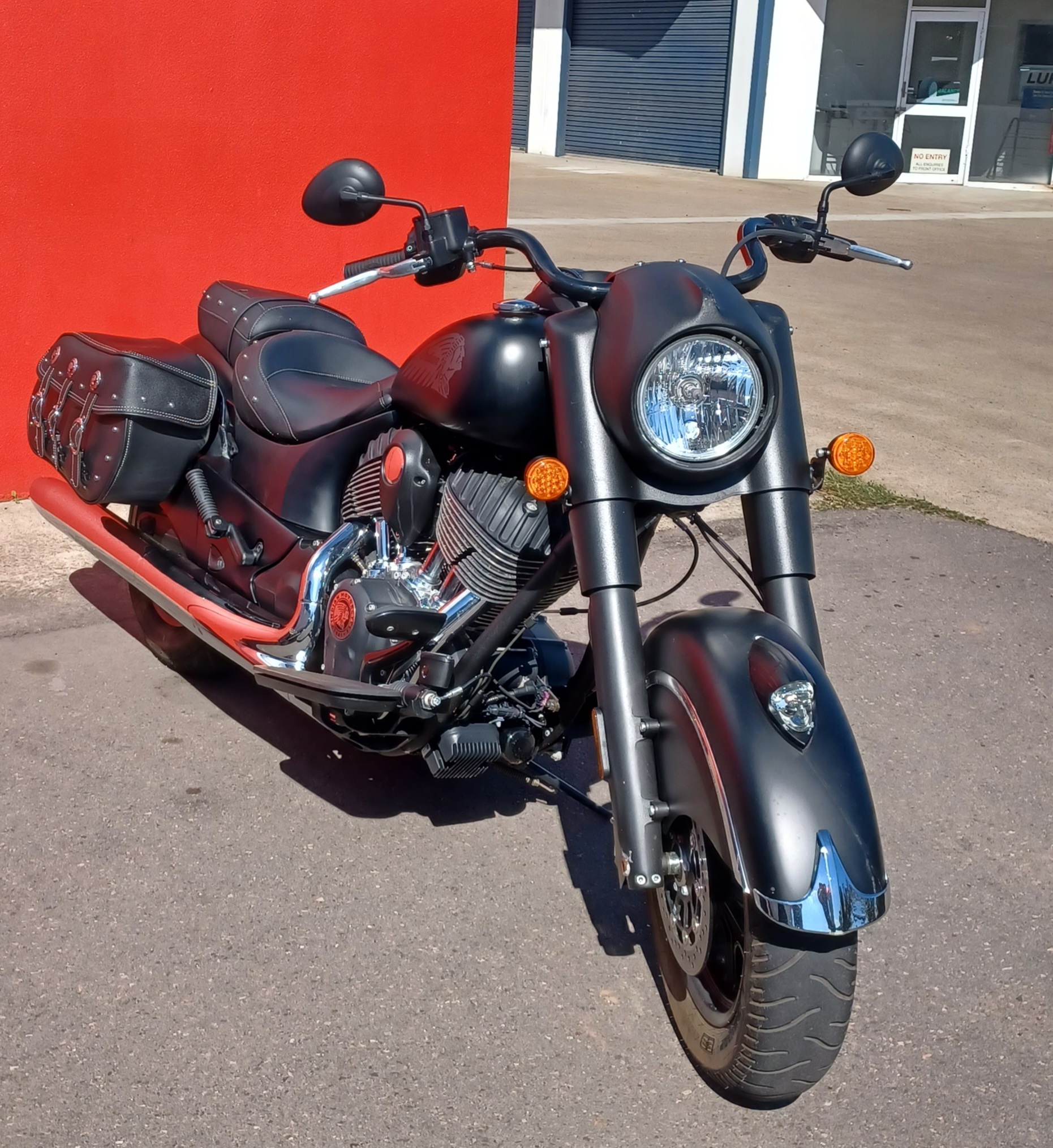 2017 INDIAN CHIEFTAIN DARK HORSE CRUISER