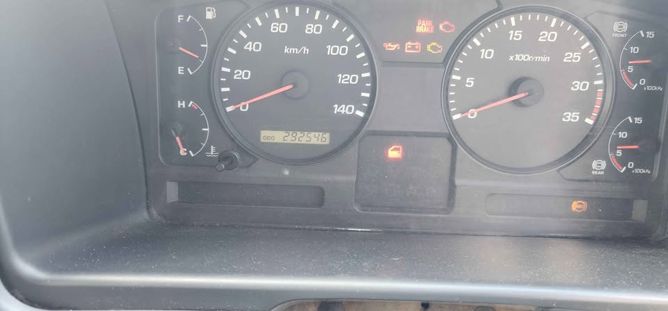 2010 MITSUBISHI FUSO FK 600 CURTAINSIDER
