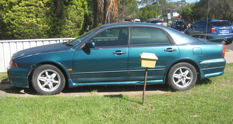 2000 MITSUBISHI MAGNA VRX SEDAN