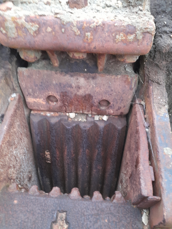 SMITH & CO 14 X 8 JAW CRUSHER