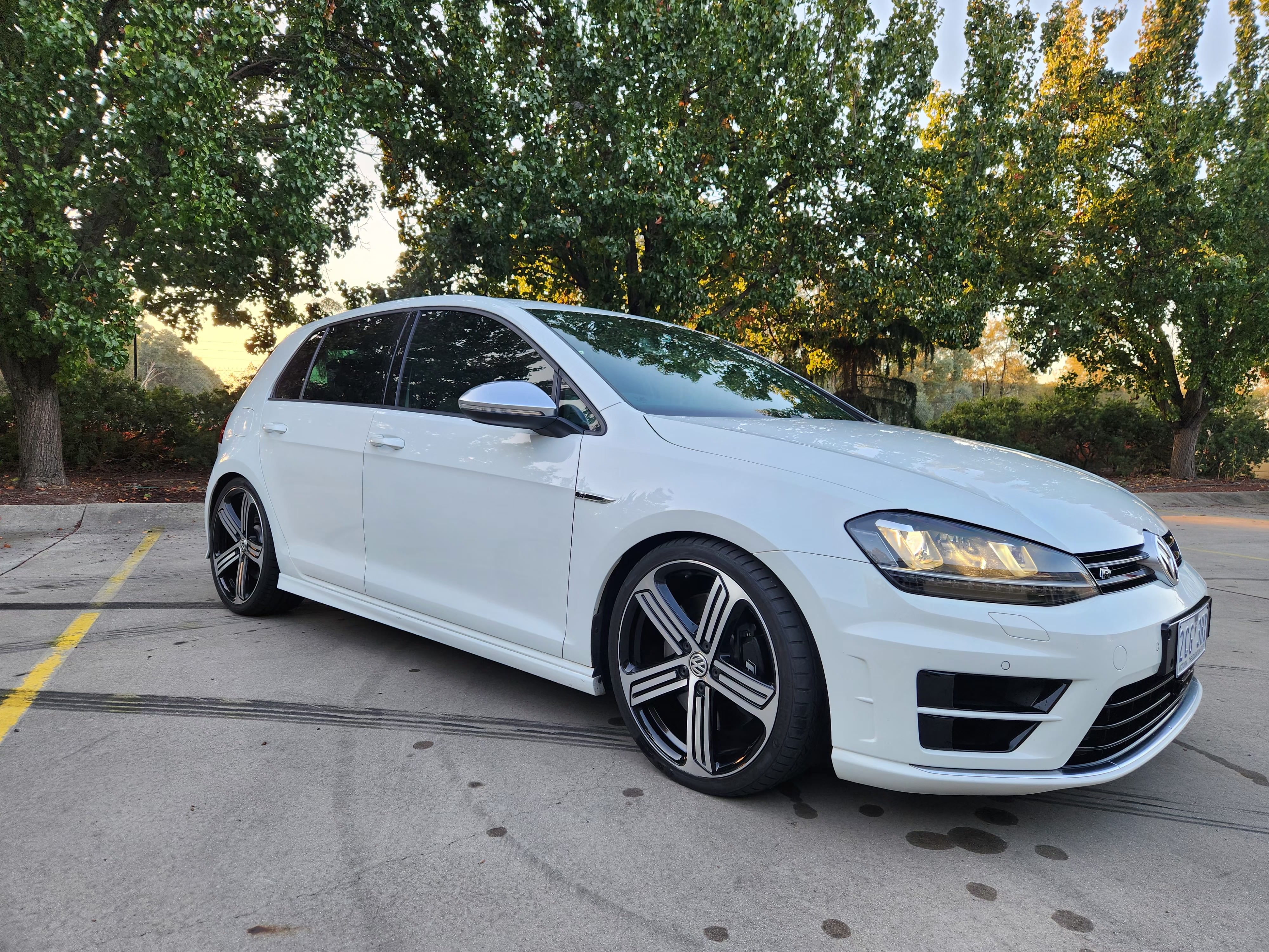 2014 VOLKSWAGEN GOLF AU MY14 R 6 SP MANUAL 5D HATCHBACK