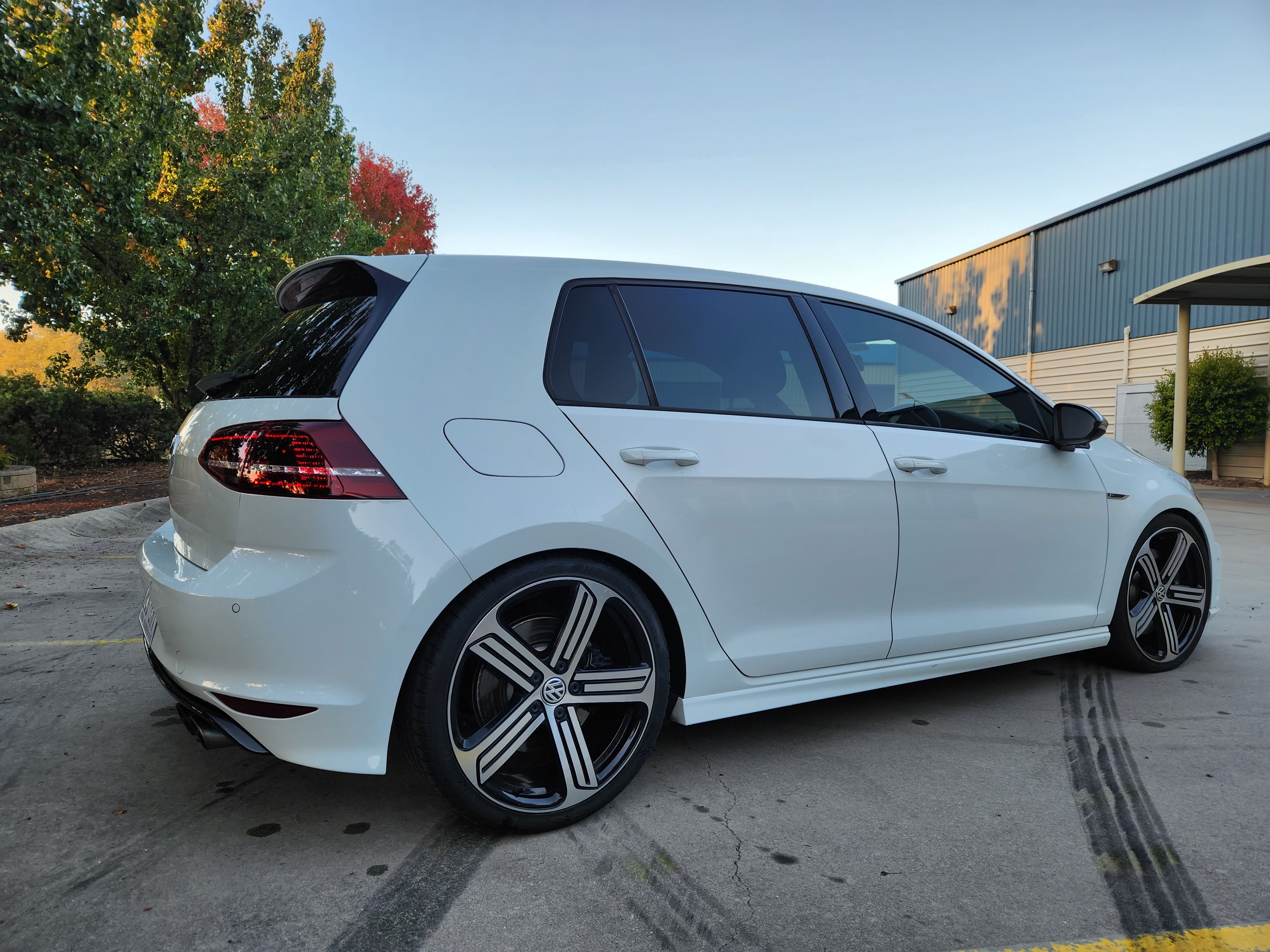 2014 VOLKSWAGEN GOLF AU MY14 R 6 SP MANUAL 5D HATCHBACK