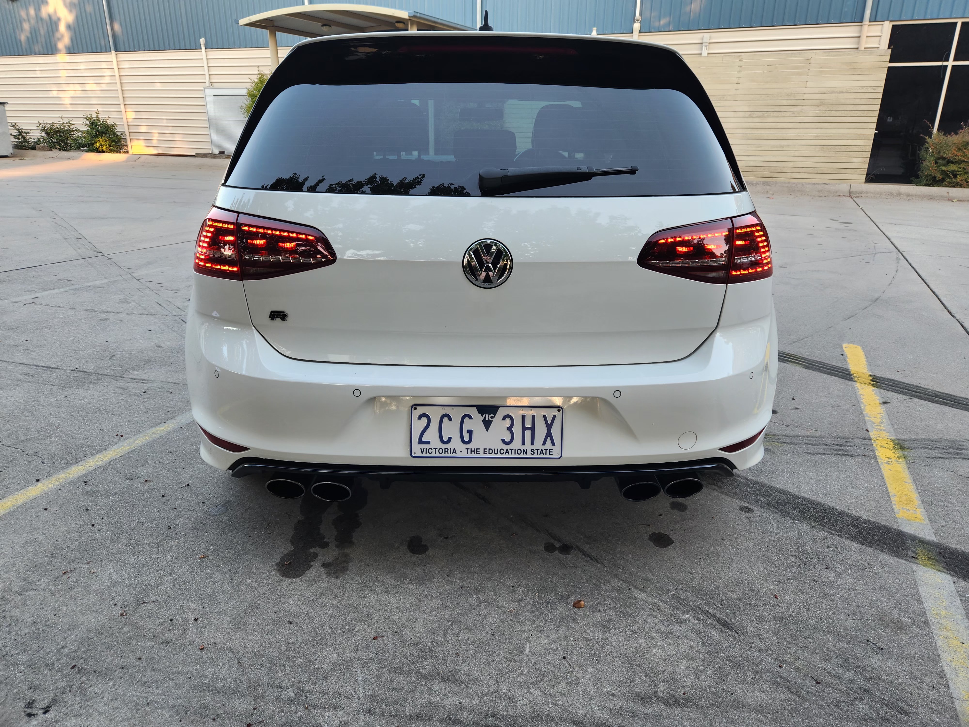 2014 VOLKSWAGEN GOLF AU MY14 R 6 SP MANUAL 5D HATCHBACK