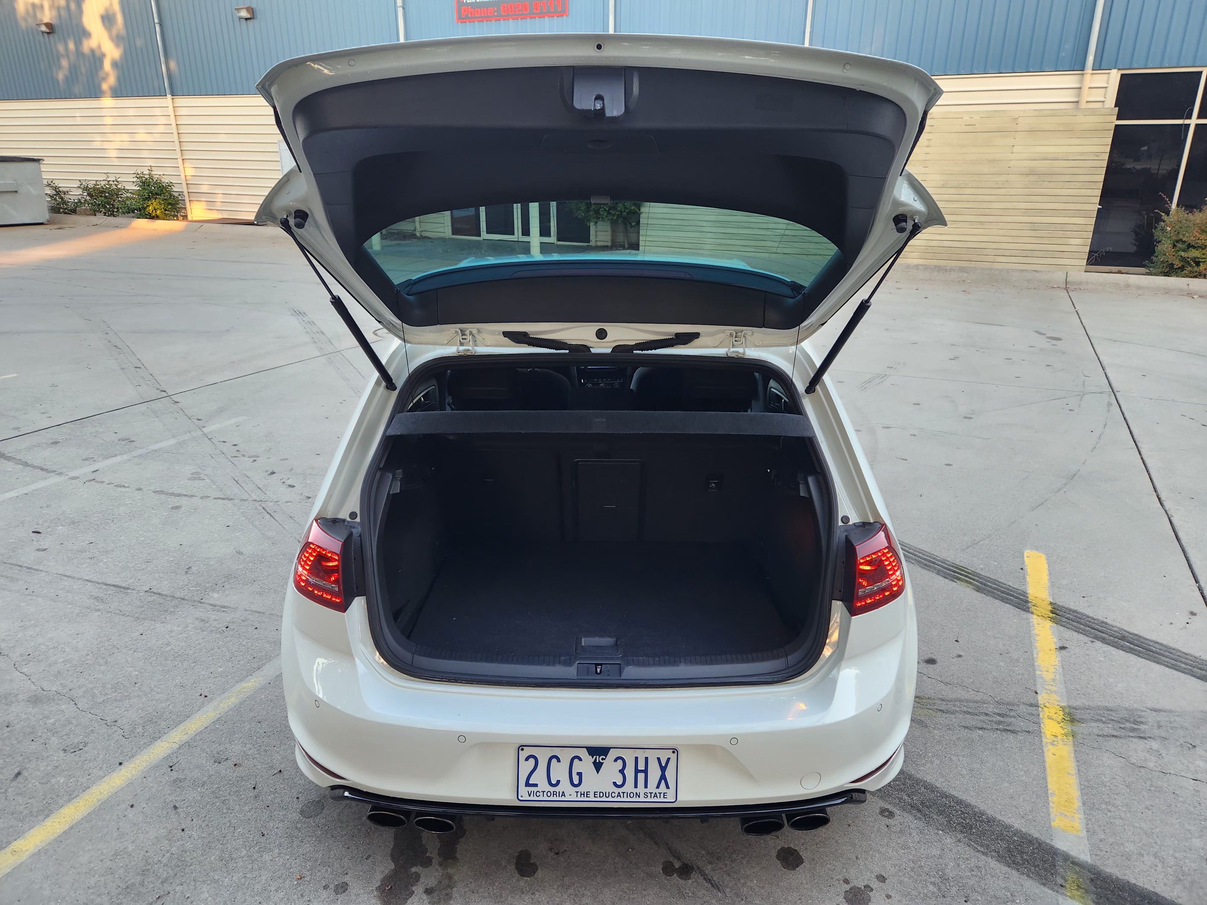 2014 VOLKSWAGEN GOLF AU MY14 R 6 SP MANUAL 5D HATCHBACK