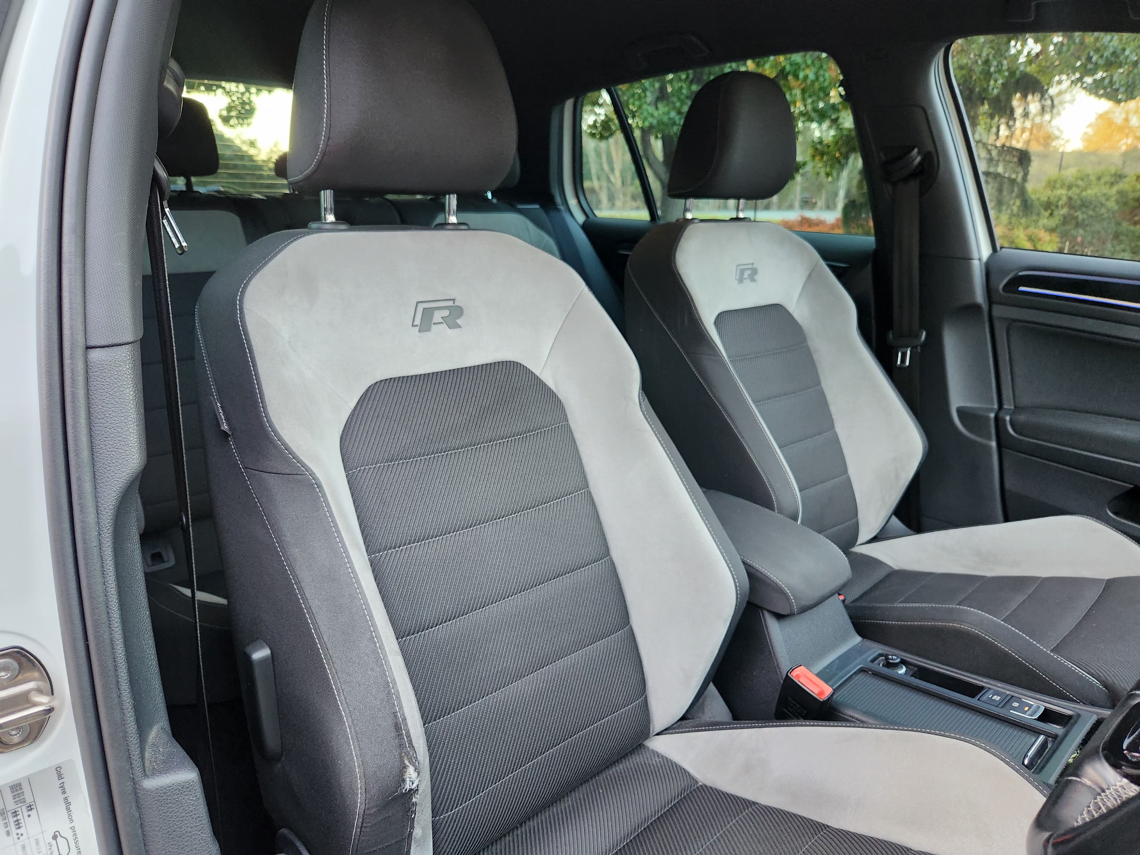 2014 VOLKSWAGEN GOLF AU MY14 R 6 SP MANUAL 5D HATCHBACK