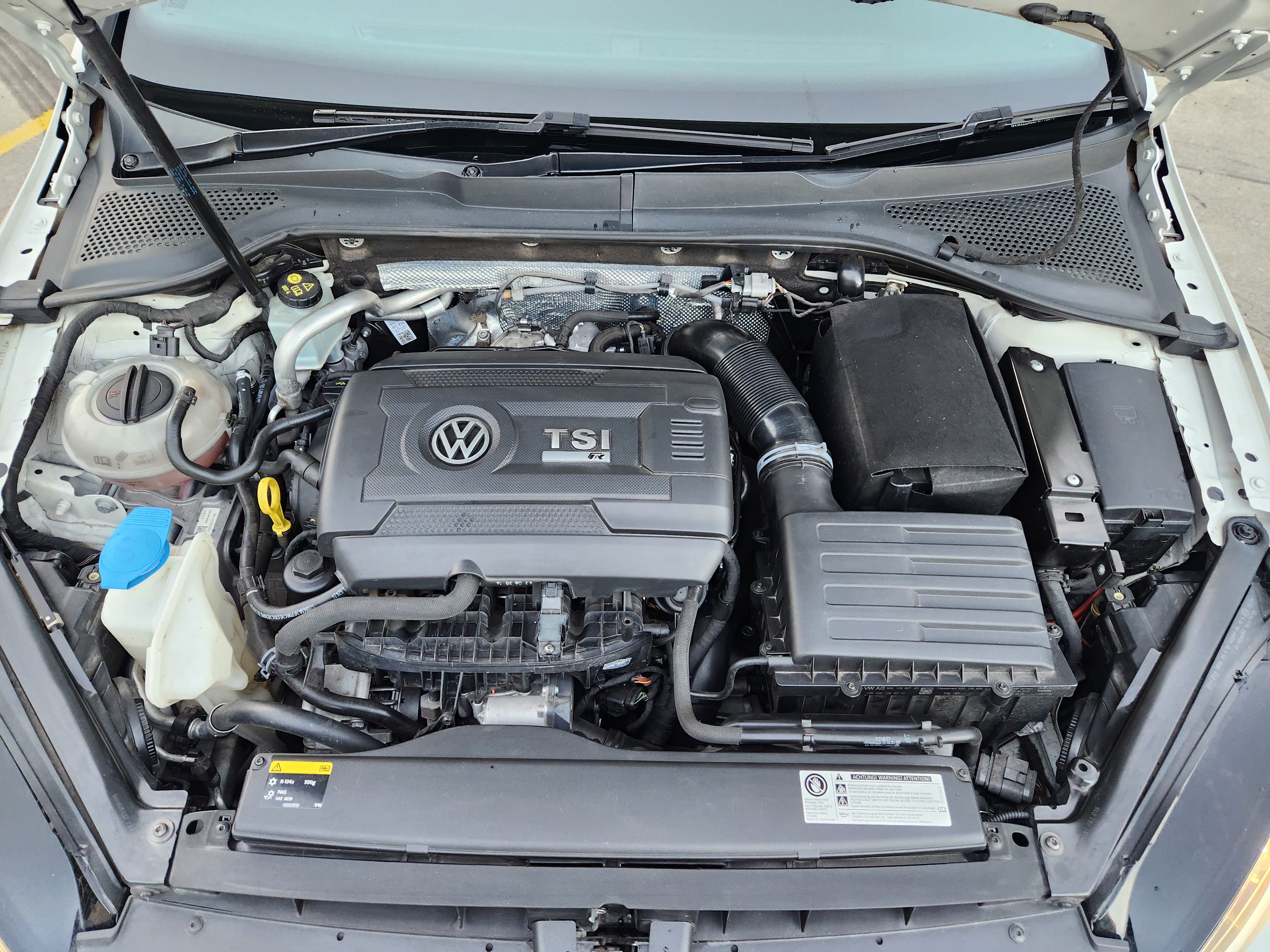 2014 VOLKSWAGEN GOLF AU MY14 R 6 SP MANUAL 5D HATCHBACK