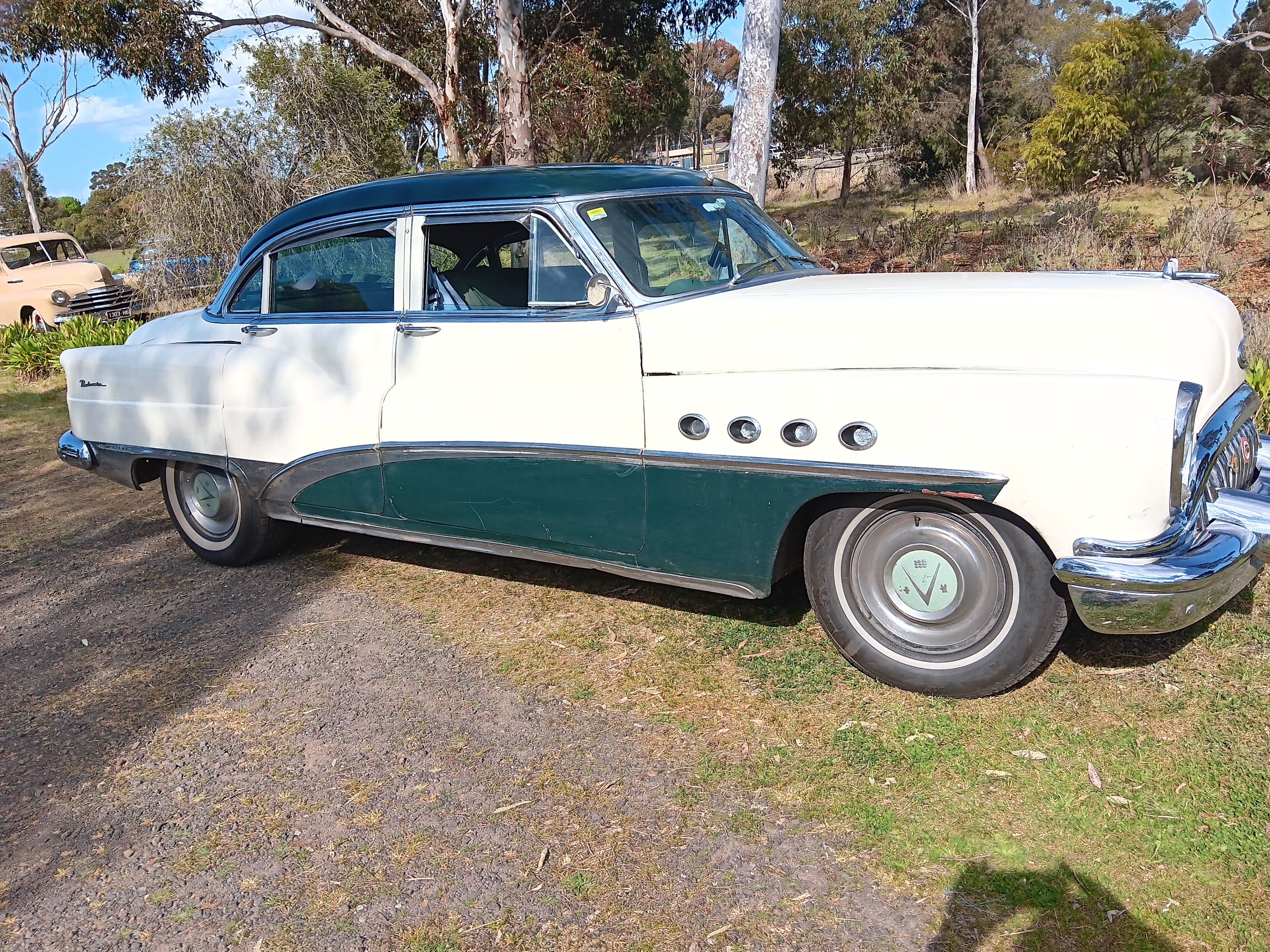 1953 BUICK ROADMASTER V8 SEDAN