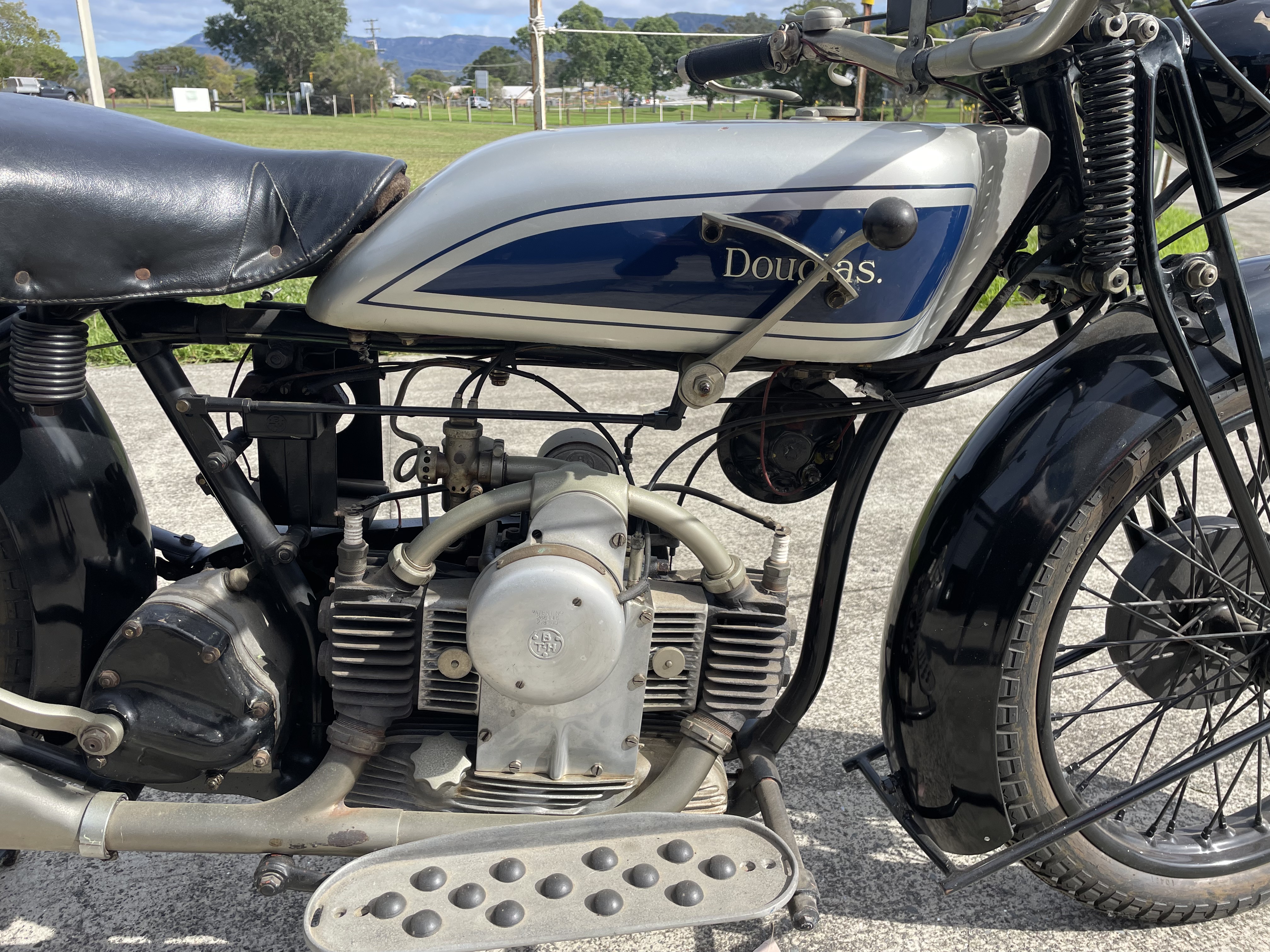 1929 DOUGLAS B29 350 ROAD