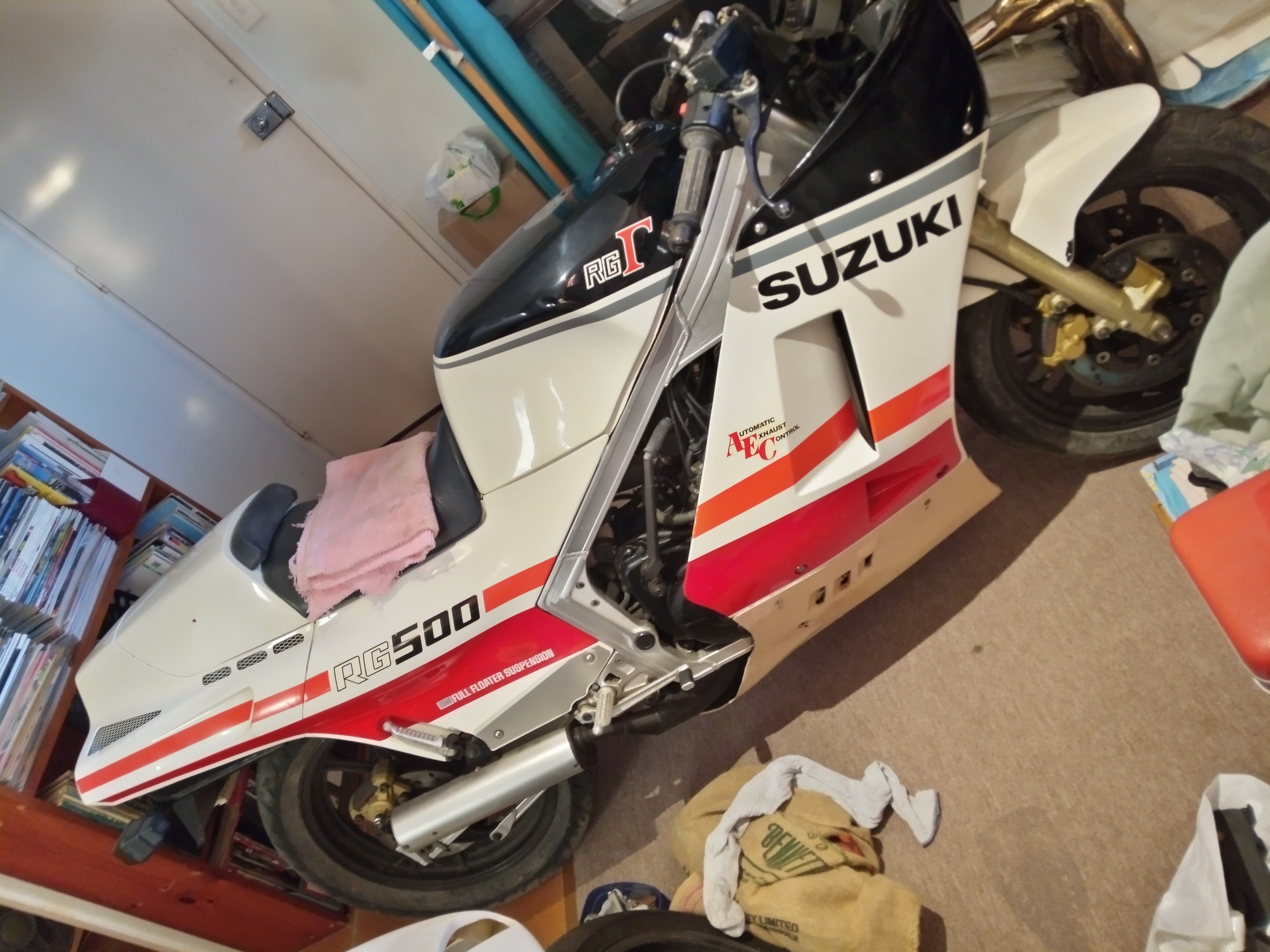 1985 SUZUKI RG500 ROAD