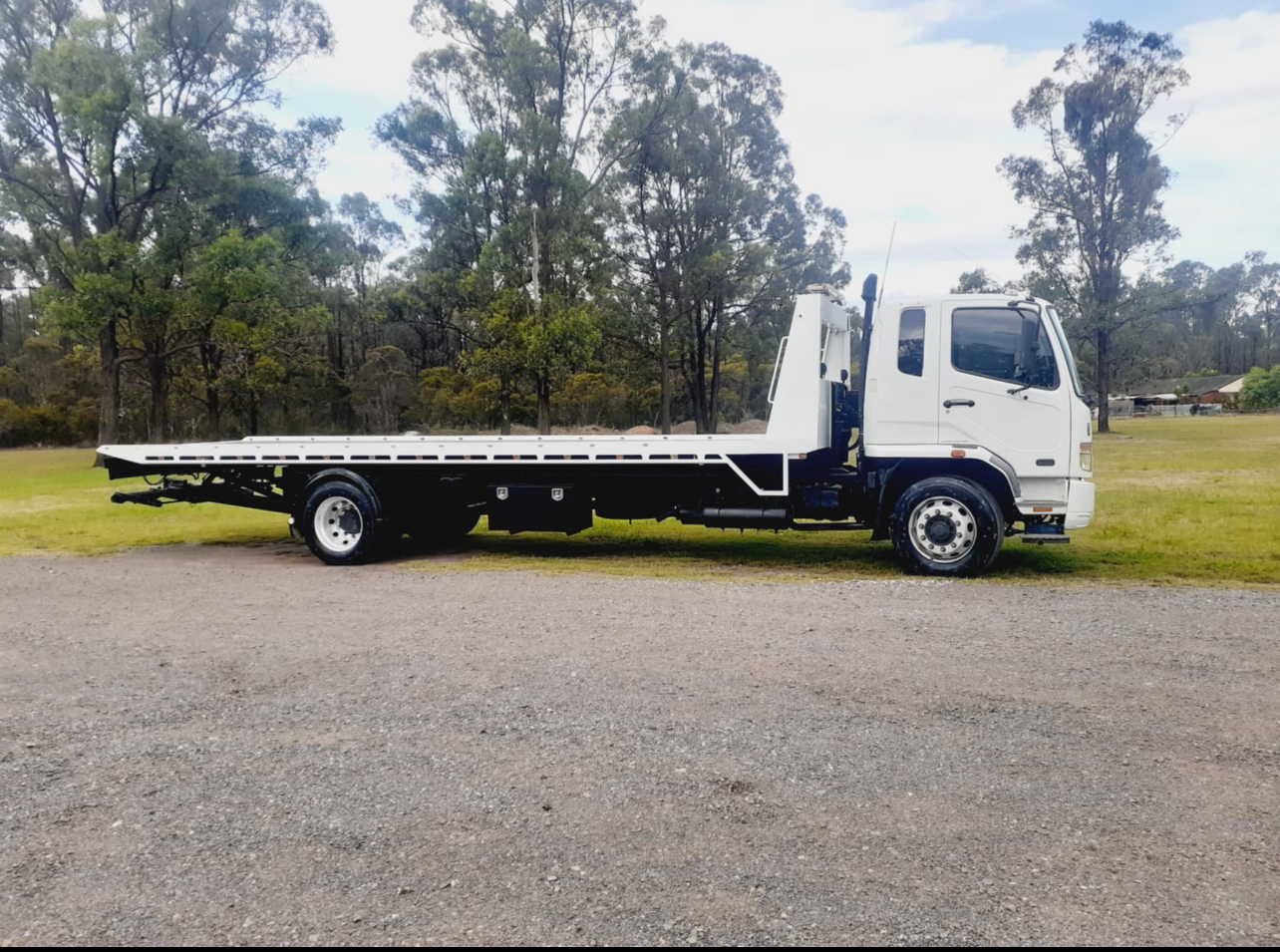 2010 MITSUBISHI FUSO FIGHTER FM TRAY TRUCK