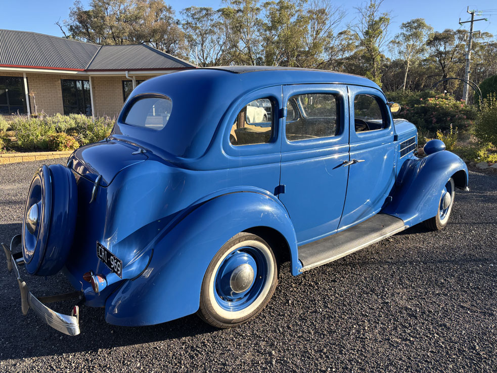 1936 FORD DELUXE SEDAN 