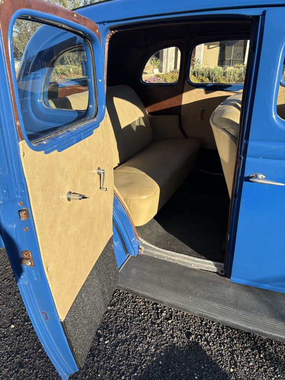 1936 FORD DELUXE SEDAN 