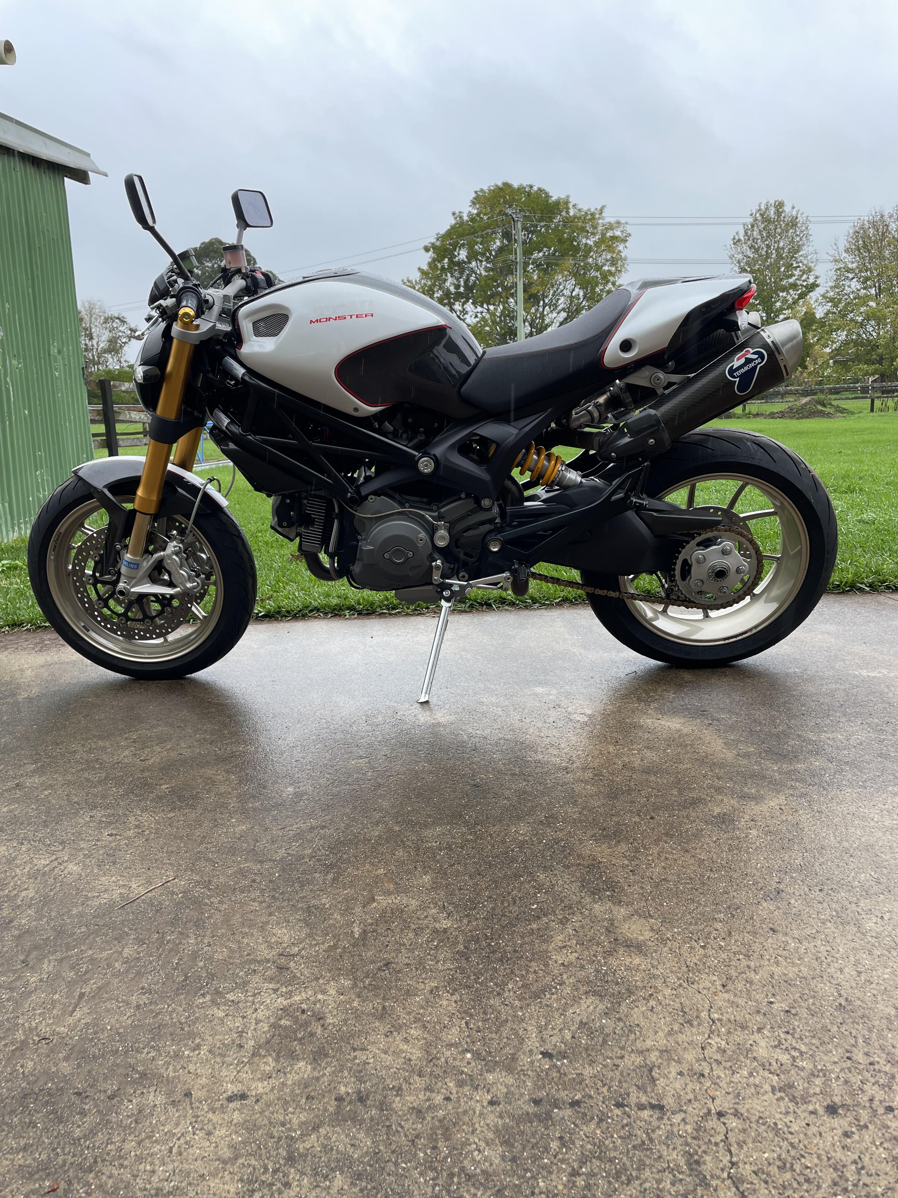 2009 DUCATI MONSTER 1100 S ROAD